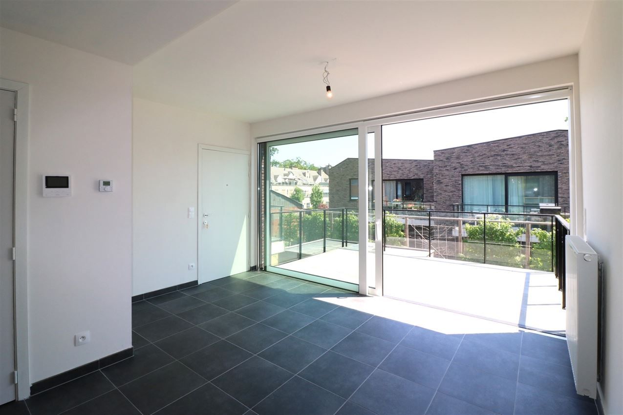 Recent,heel modern en licht,  108m², groot zuidtteras en autostaanplaats foto 7