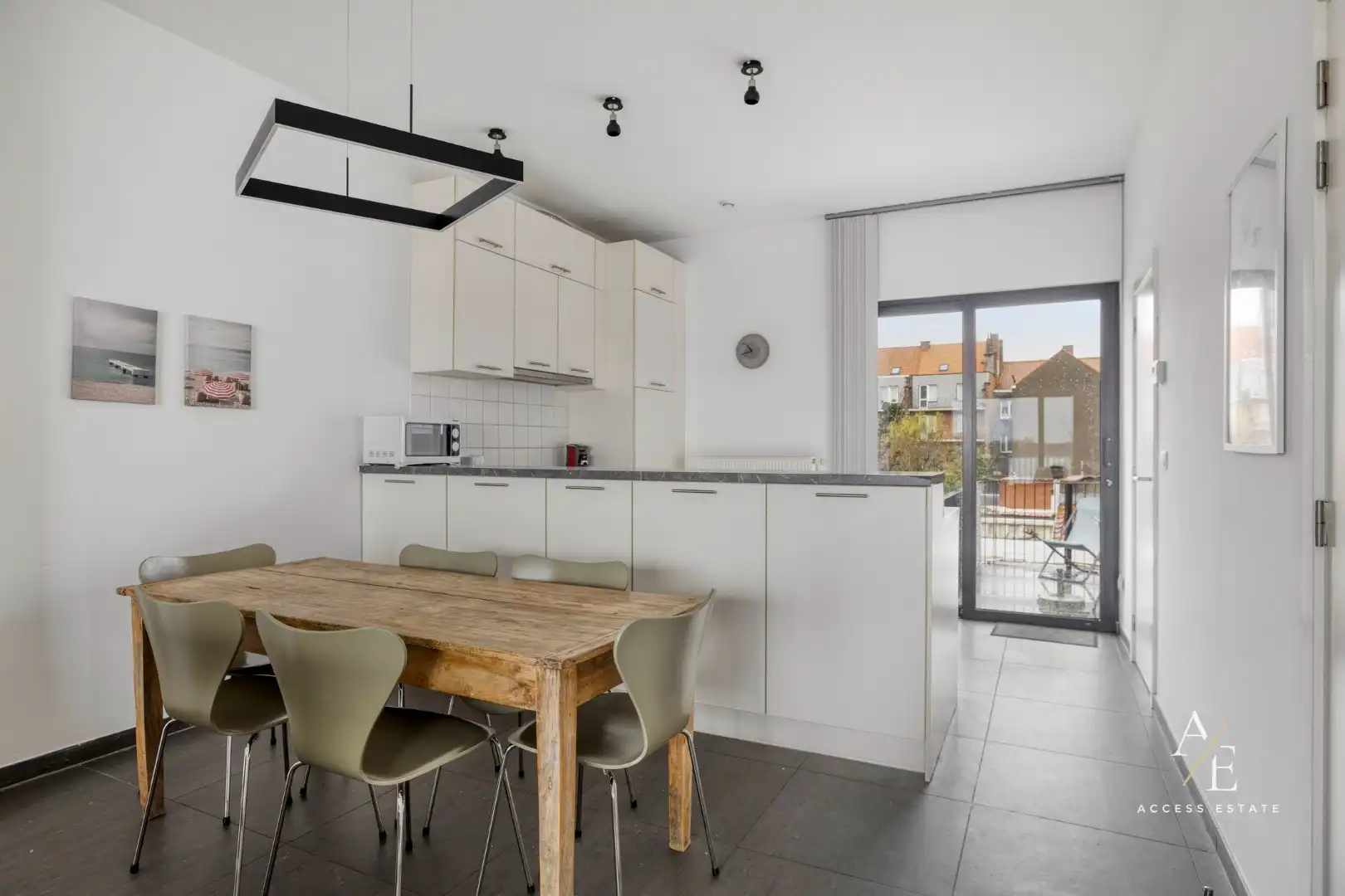 OOSTENDE _ Uniek duplexappartement met wateruitzicht aan de Spuikom foto 2