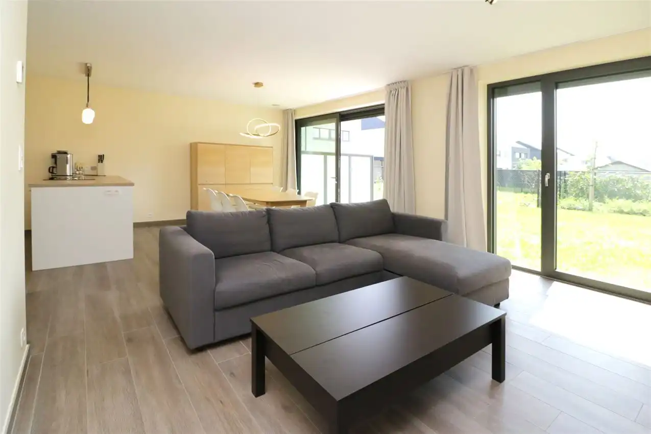 Gelijkvloers app., twee slaapkamers, autostaanplaats nabij centrum foto 6