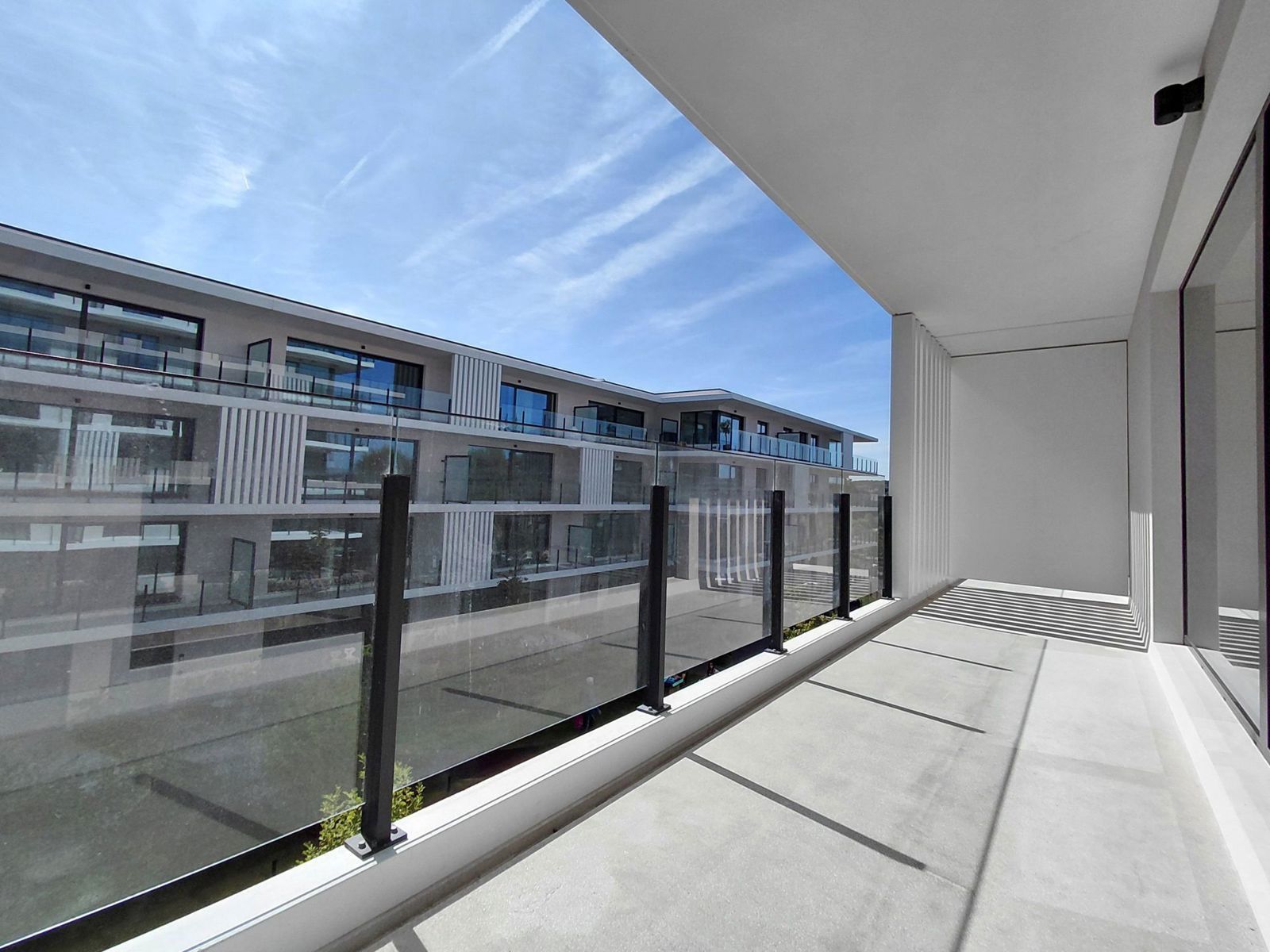 Prachtig 2 slaapkamer appartement met groot TERRAS foto 6