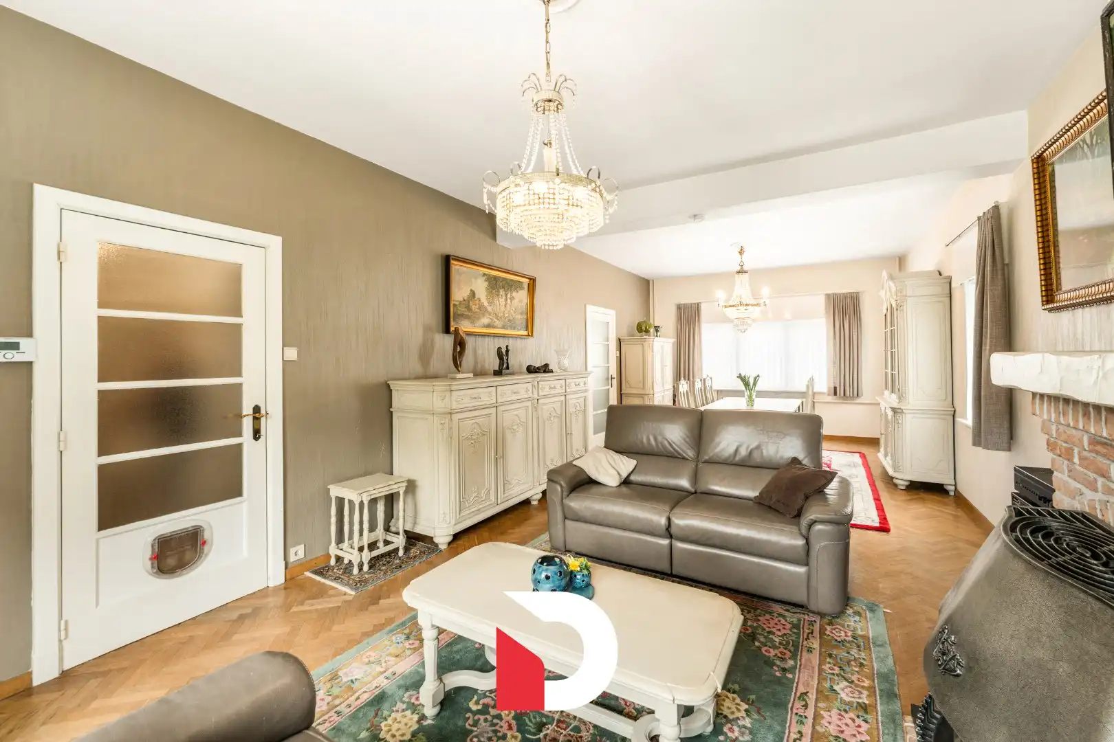 Modernistische villa met prachtige, zongerichte tuin gelegen te 'Kristus Koning'.  foto 5