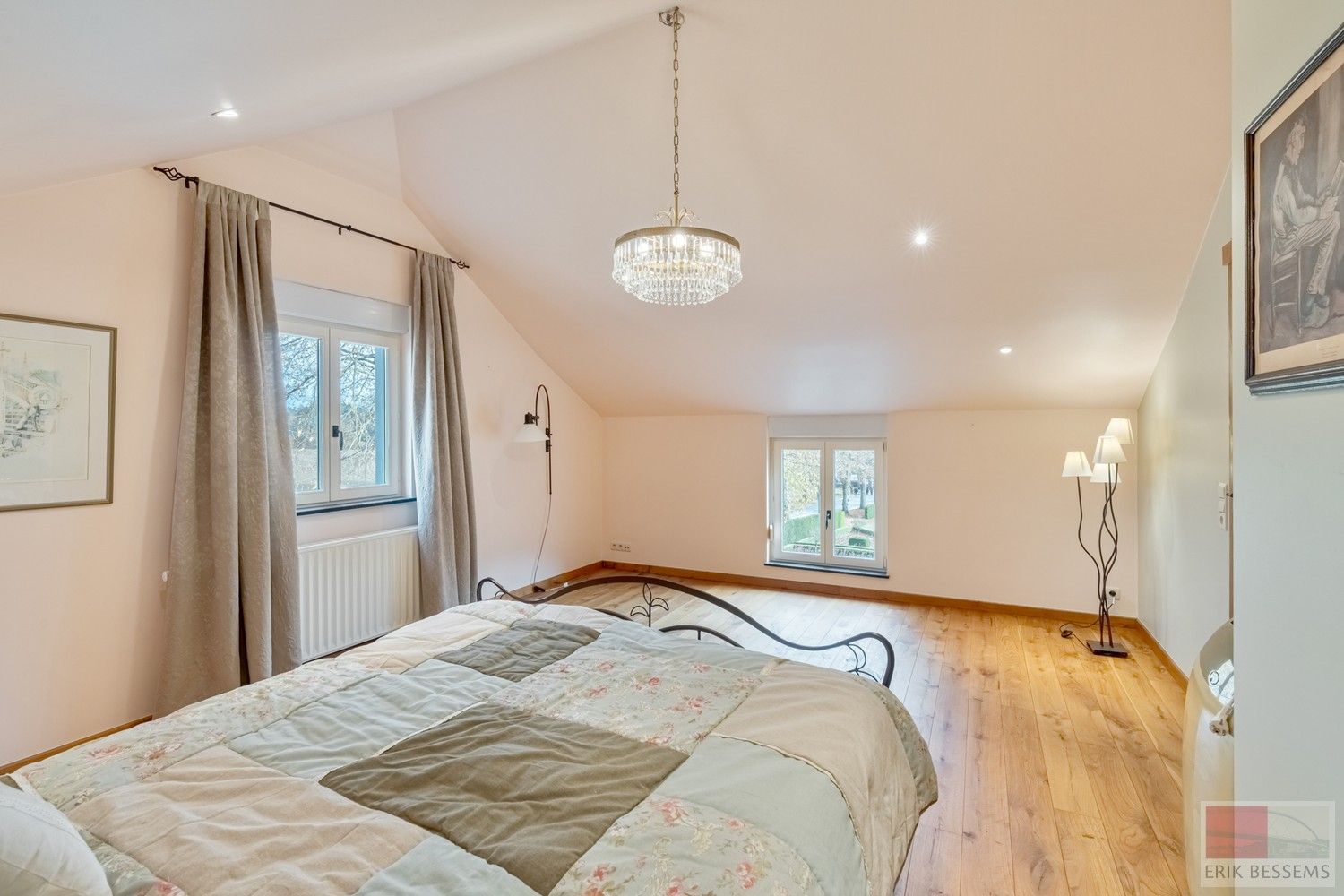 Landhuis met vrij uitzicht,  5 slaapkamers, 2 badkamers, woonkamer, eetkamer/keuken. Woonopp. 277m2 gebruiksopp. 441m2, Perceelopp. 4170m2 foto 38