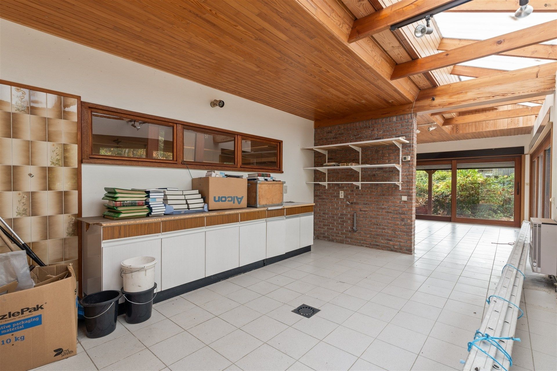 Gunstig gelegen open bebouwing met mooie tuin op een perceel van 2.212 m² foto 17