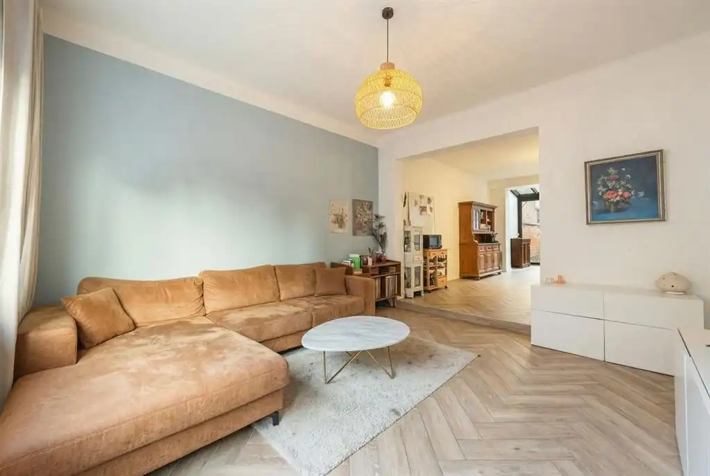 Gelijkvloers appartement met zonnige tuin foto {{pictureIndex}}