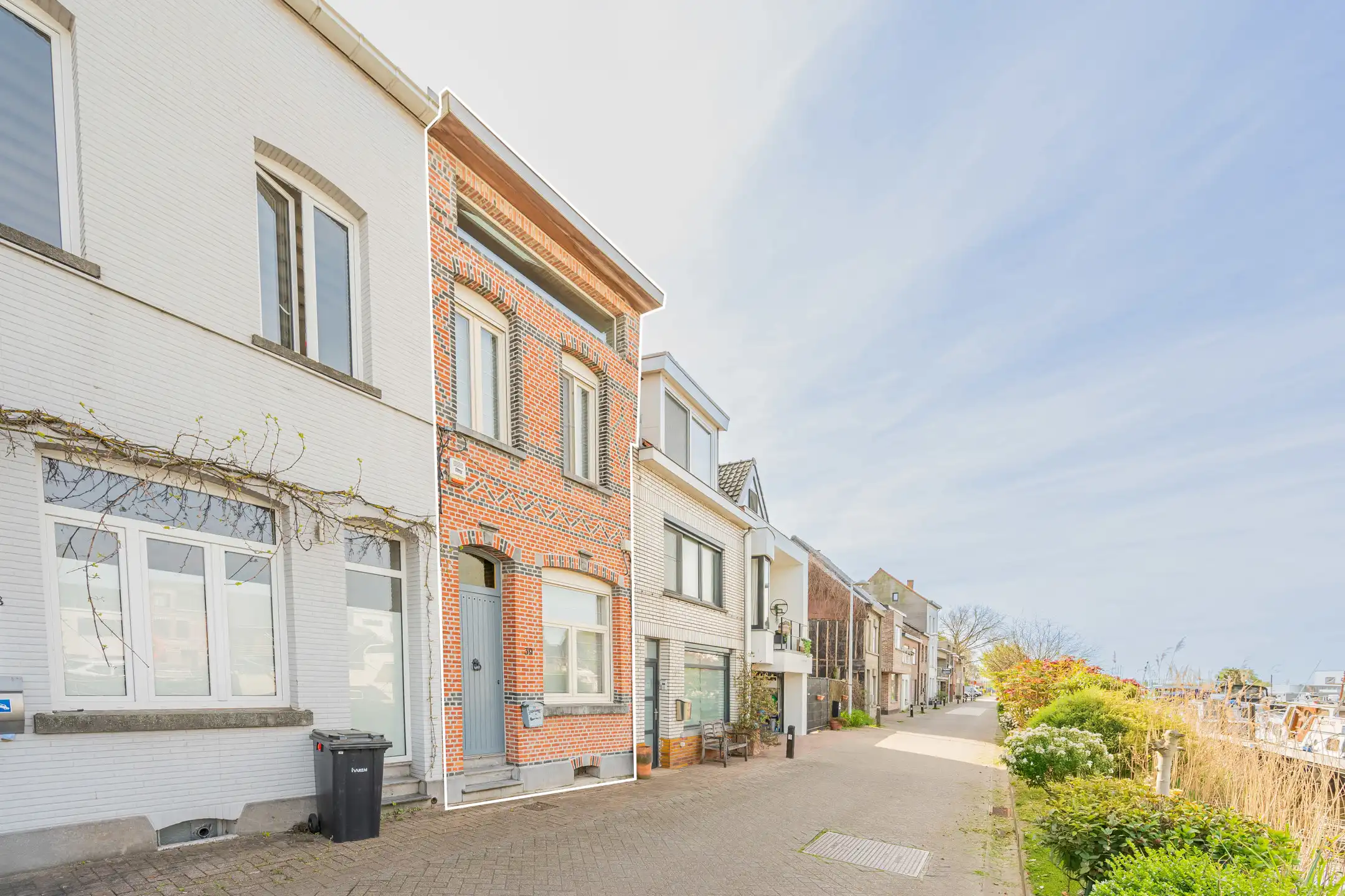 Exclusieve trendy woning op idyllische locatie  foto 3