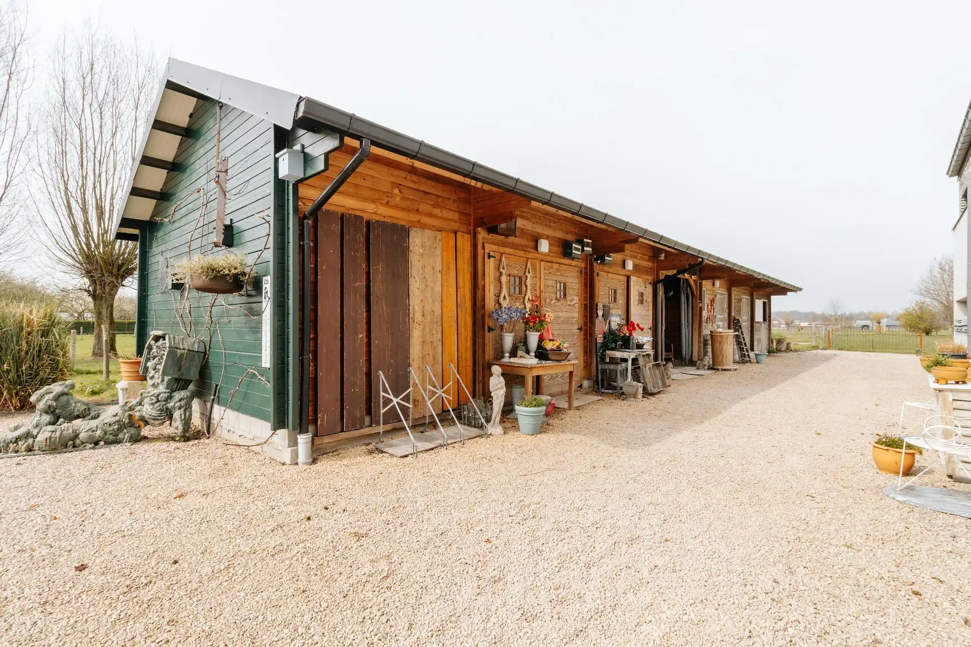 Uniek landgoed met hoeve, atelier, gastenverblijf en stallen foto 18