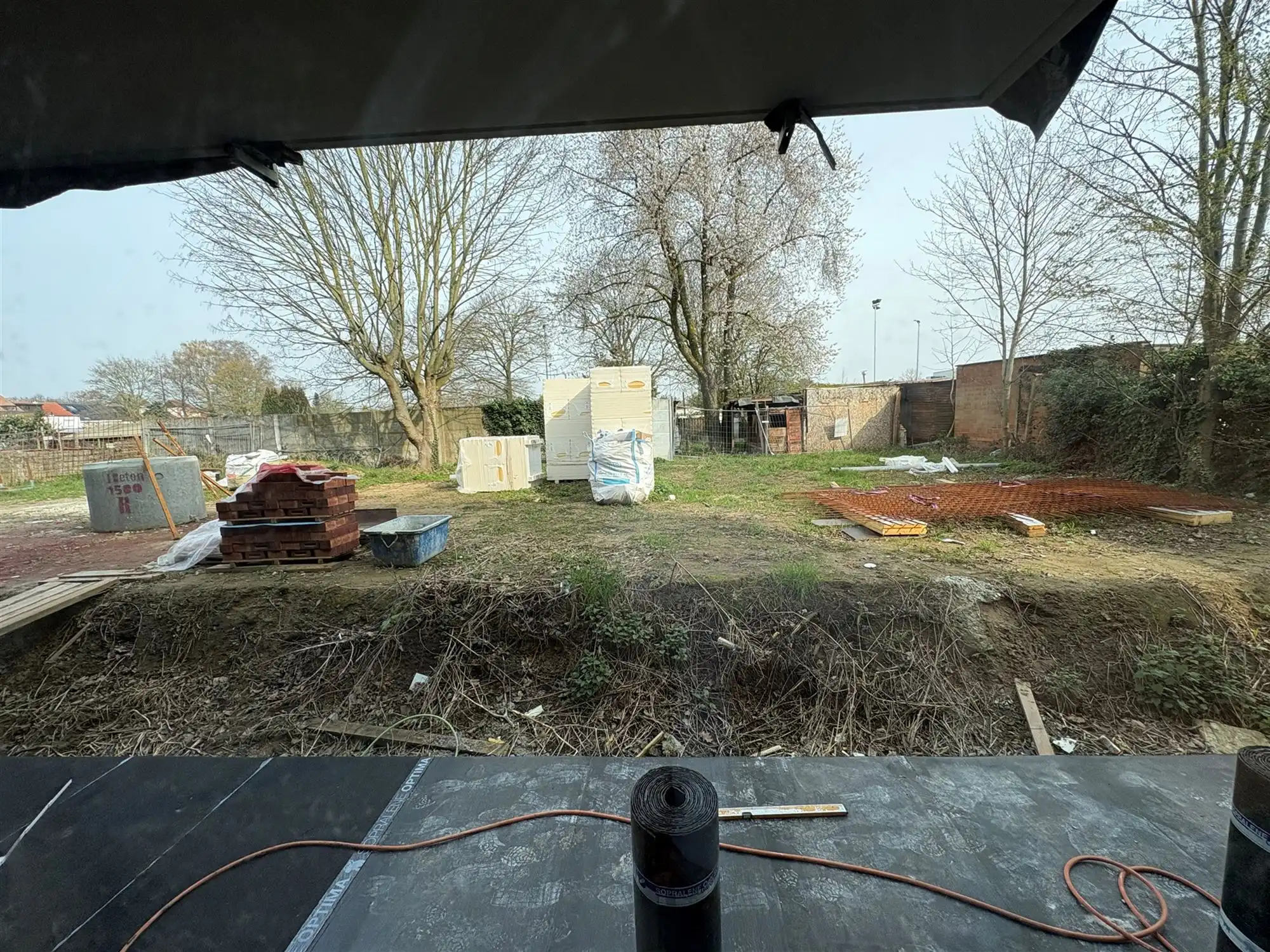 Gelijkvloersappartement met 3 slaapkamers en tuin. foto 6