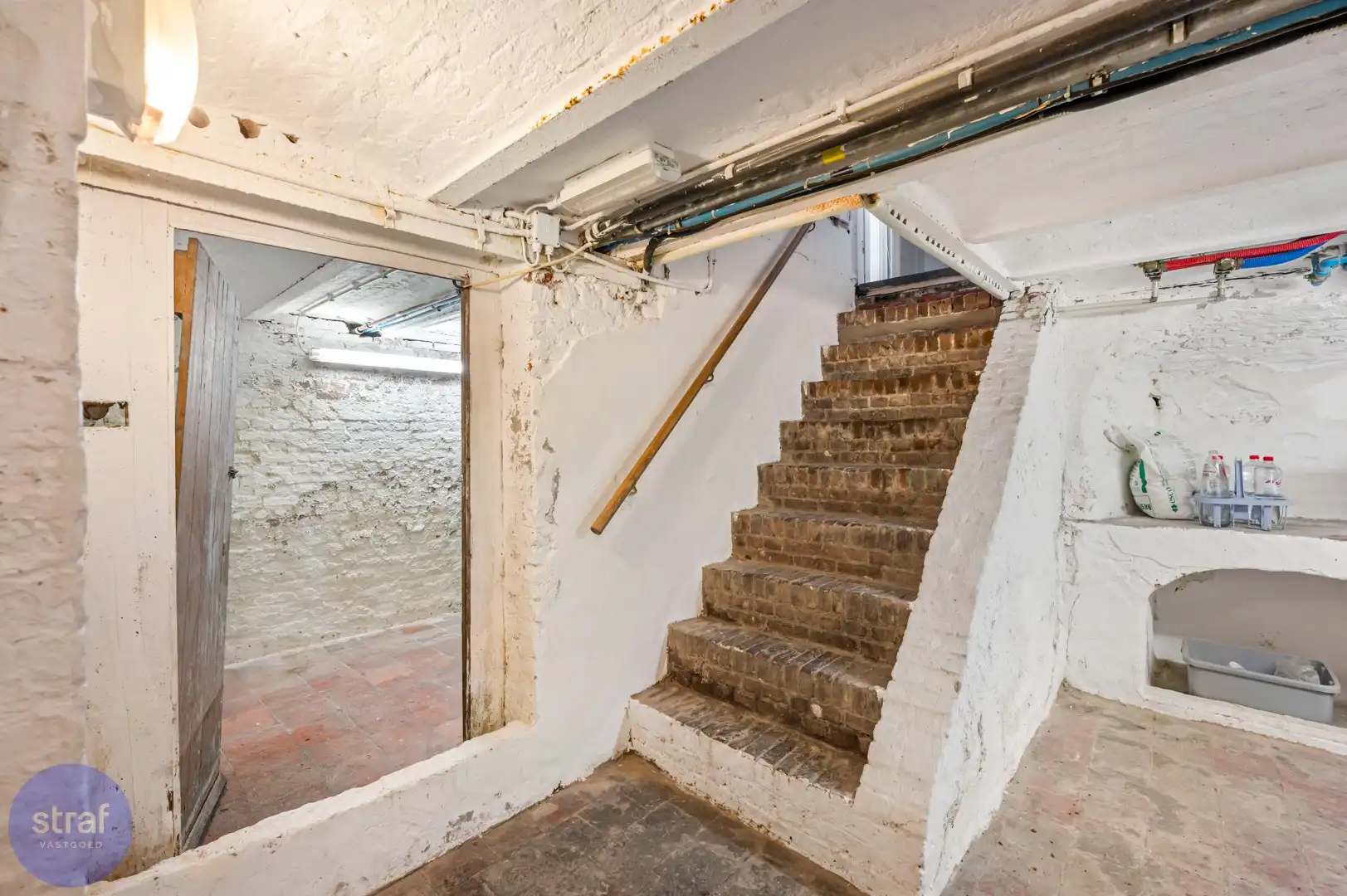 Karaktervolle woning met hoge plafonds en 2 garageboxen foto 22