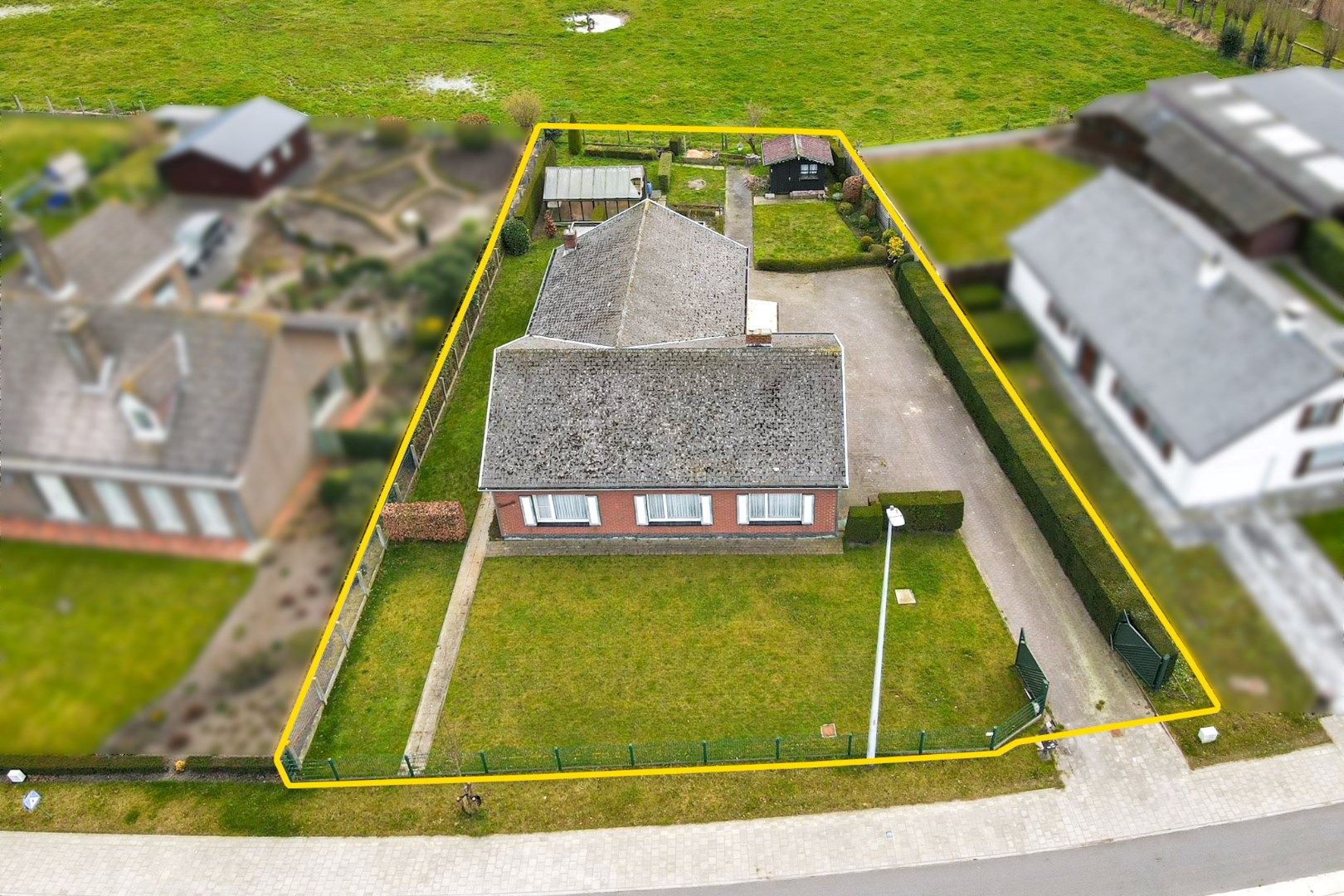 Landelijk gelegen bungalow op 867 m² met prachtig verzicht te Koekelare foto 2