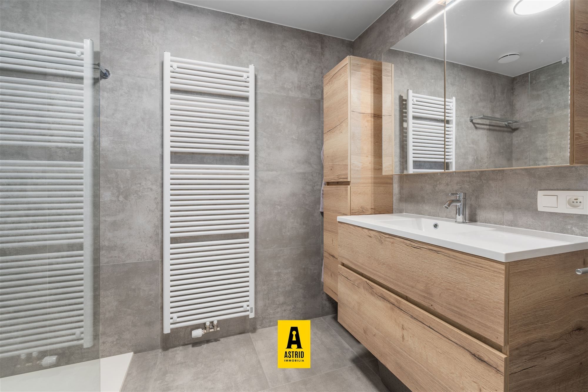 Luxueus (quasi nieuw) appartement vlakbij het strand!  foto 11