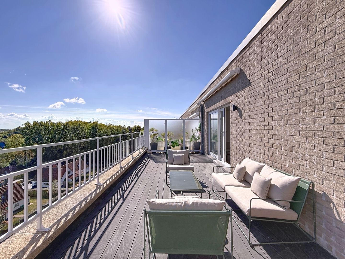 Stijlvol gerenoveerd penthouse met prachtig zicht over het hinterland foto 11