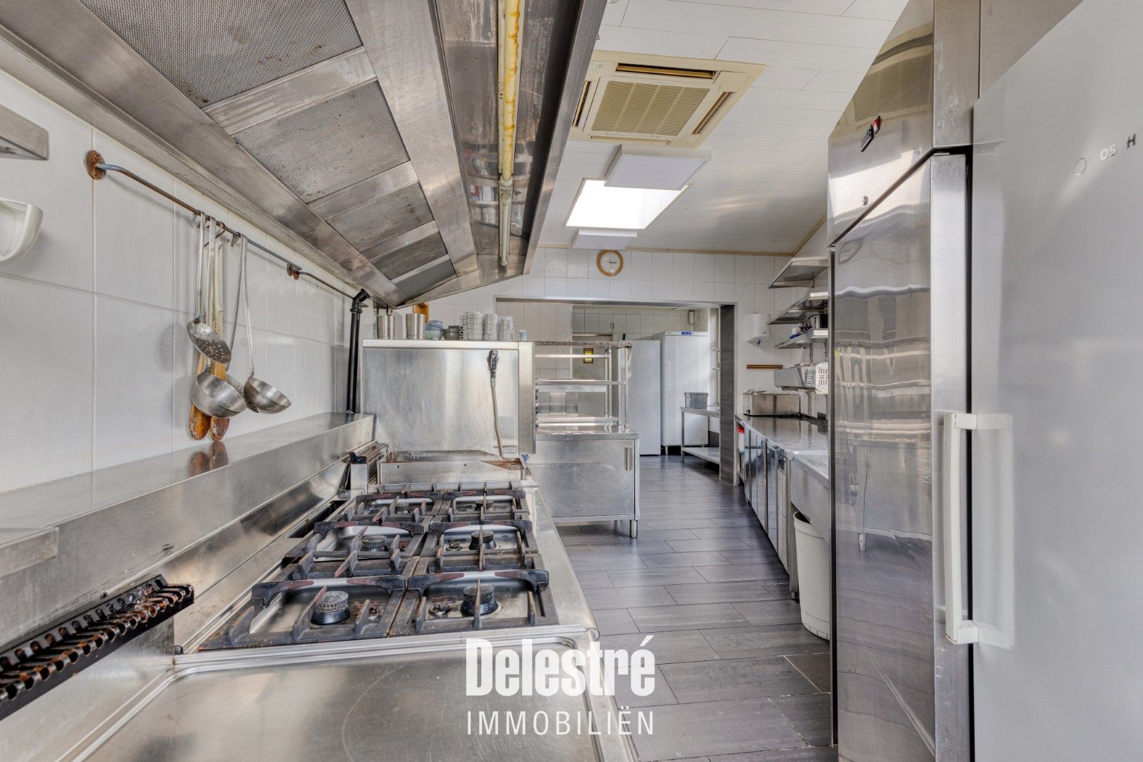 SOLIDE GEBOUW MET UITZONDERLIJKE OPP. 441 M2 foto 17