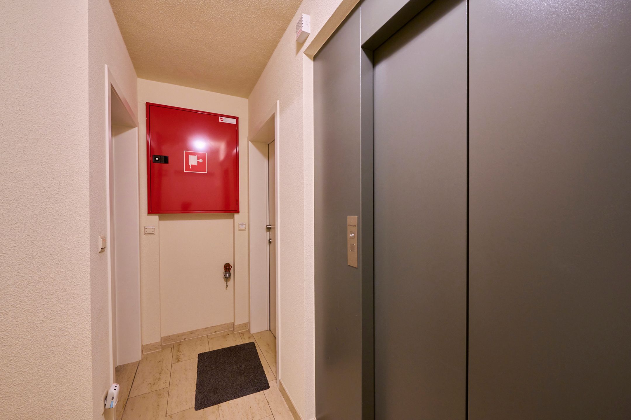 Centraal gelegen appartement met 1 slpk in hartje Bilzen foto 8