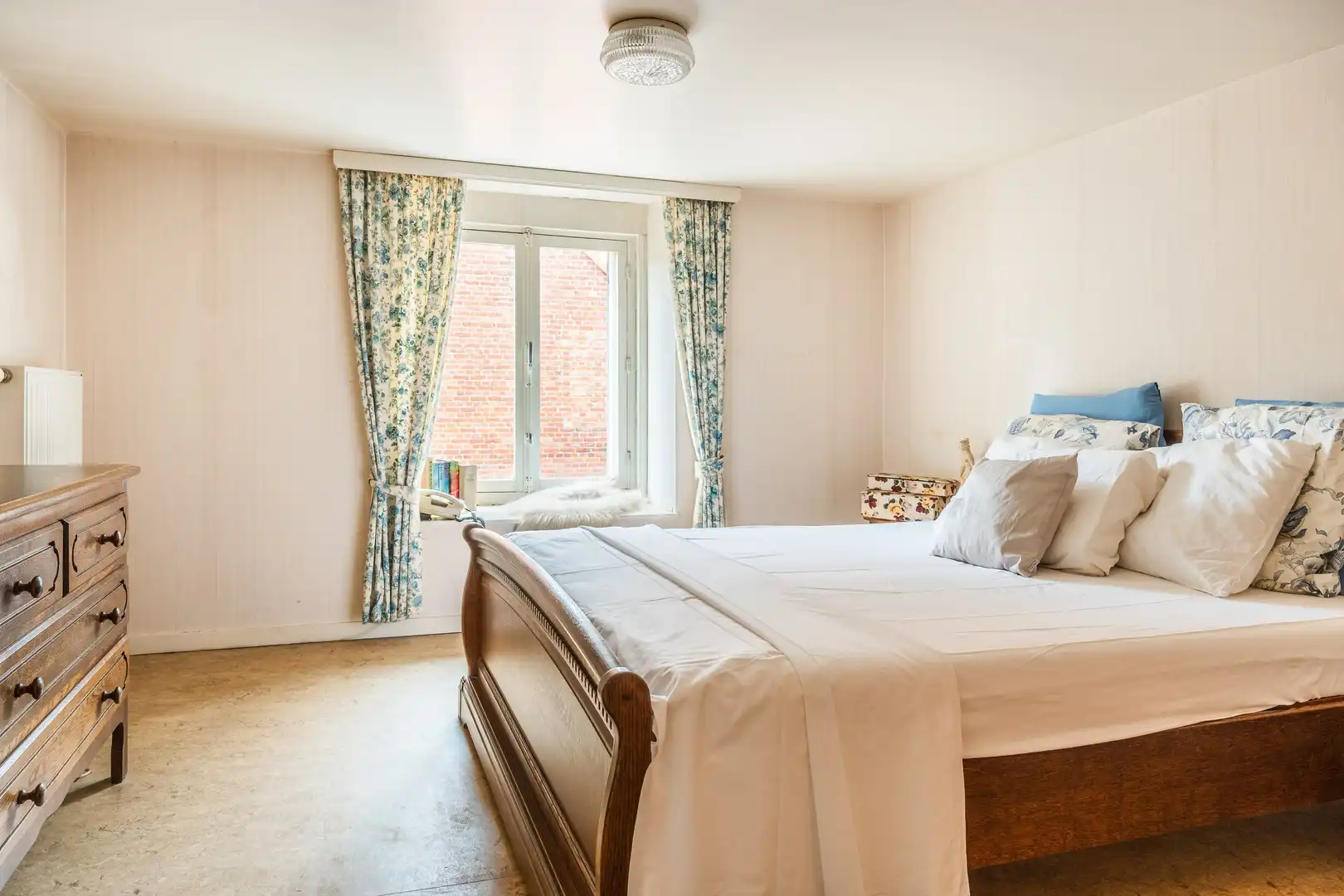 Charmant halfopen huis met 3 slaapkamers, garage en ruime zolder in Brasschaat - perfect voor jouw gezin! foto 6