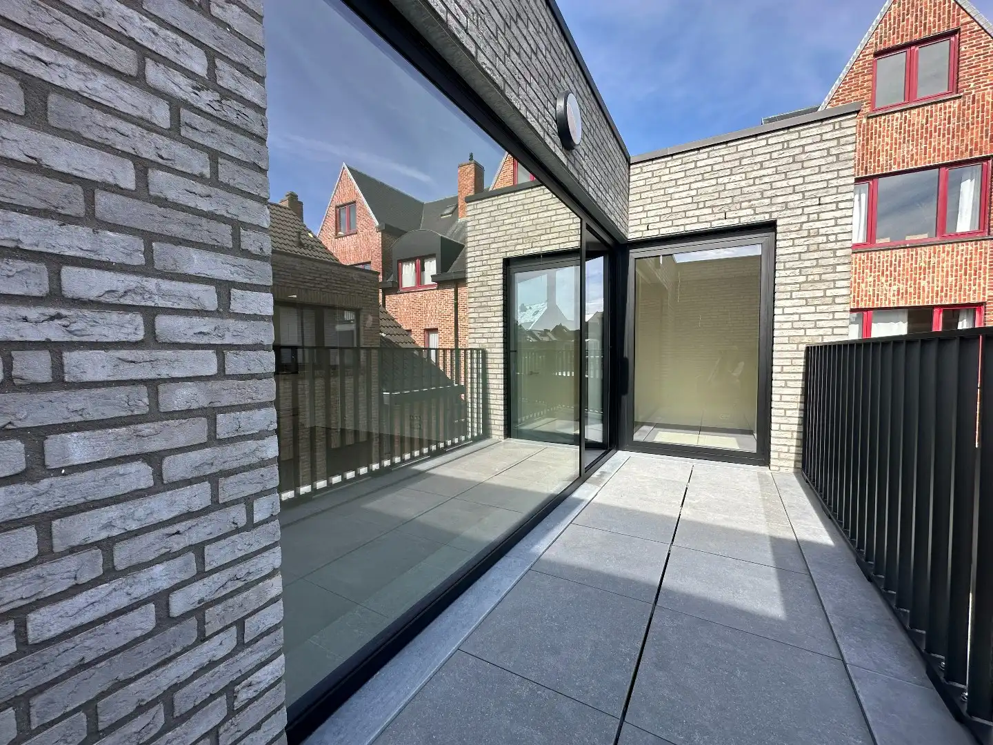 Instapklaar 1-slaapkamer appartement met mooi zonneterras, Torhout foto 3