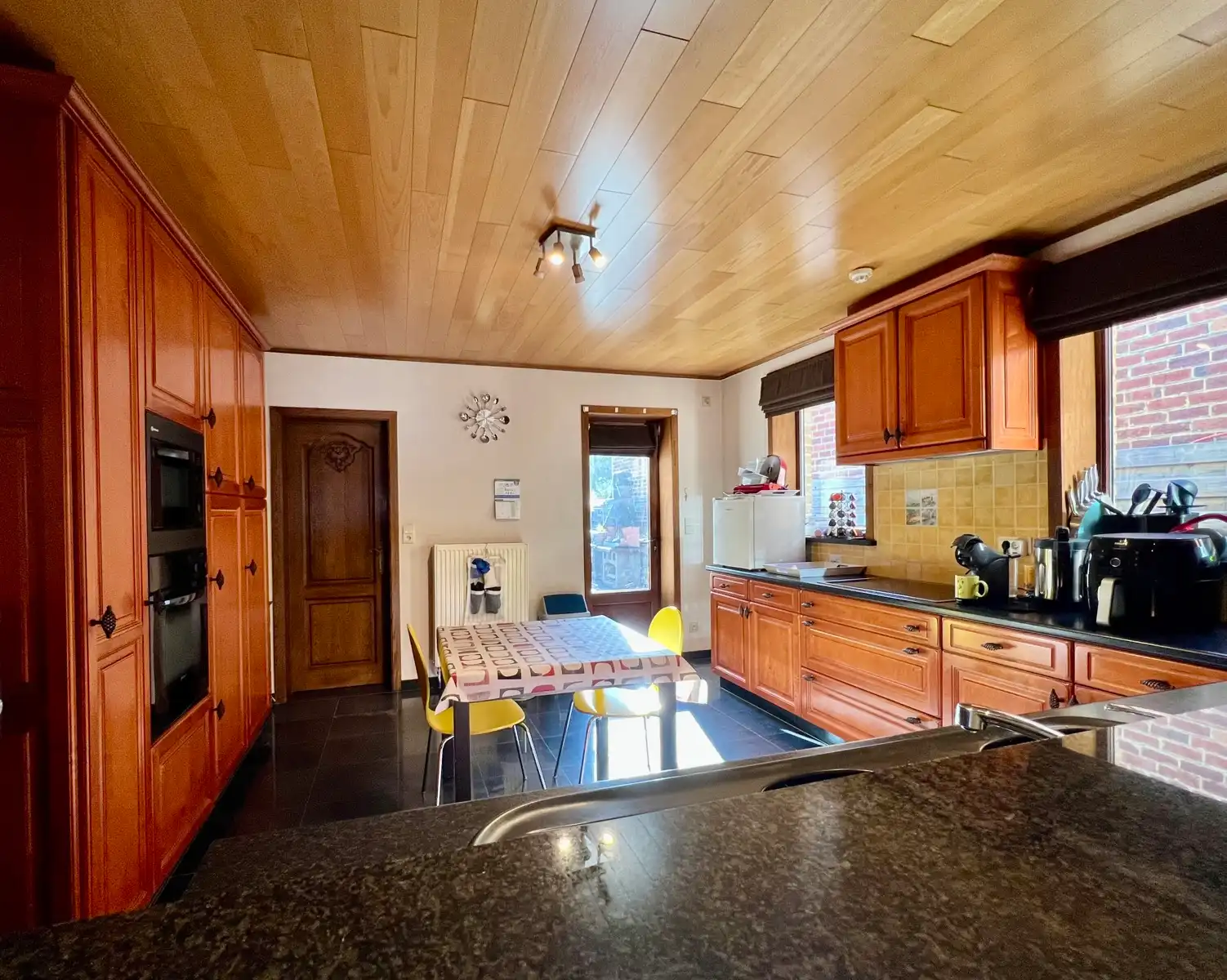 Solide woning met zeer gunstige ligging. foto 8