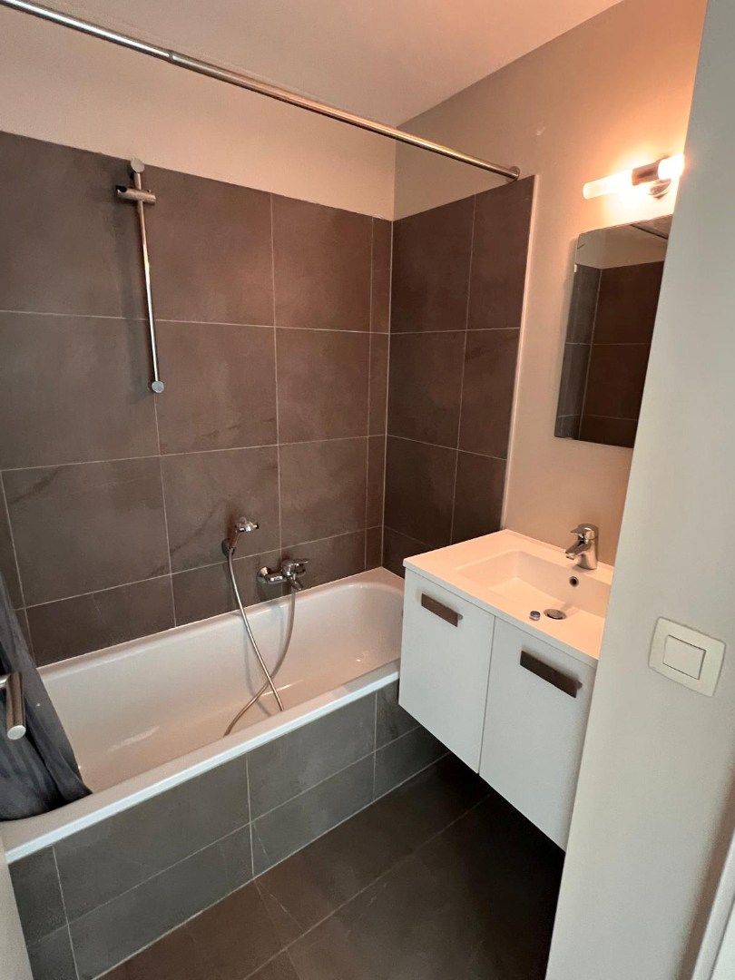 Appartement met 1 slaapkamer, kelder en overdekte staanplaats foto 5