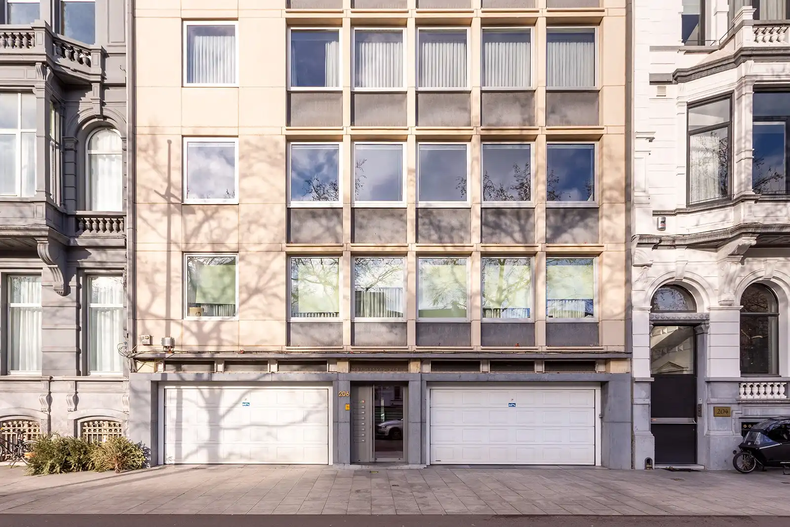 Architecturale parel met een zee van ruimte foto 36