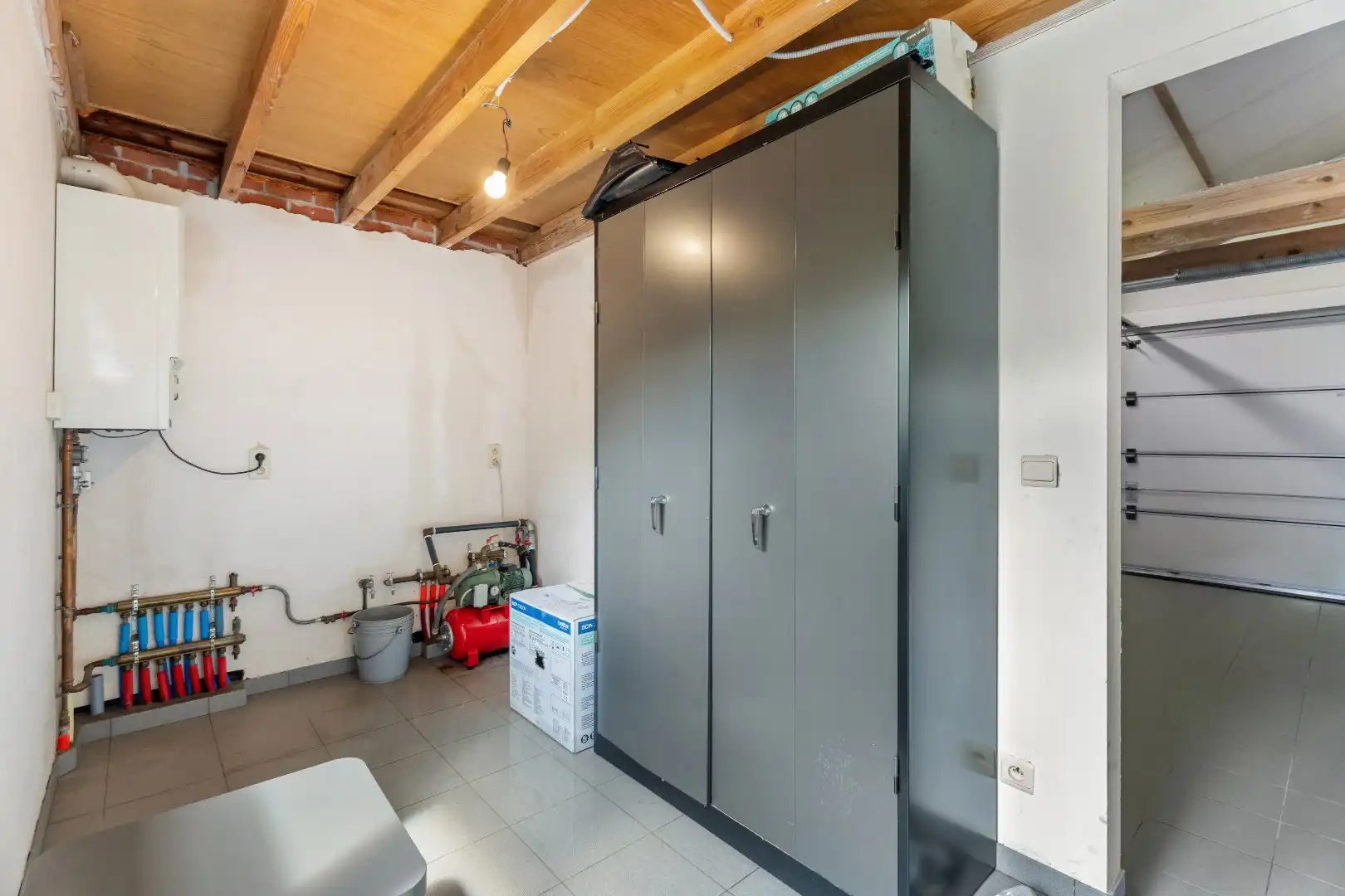 Centraal gelegen handels(woning) met garage op 369m² in Merkem! foto 16