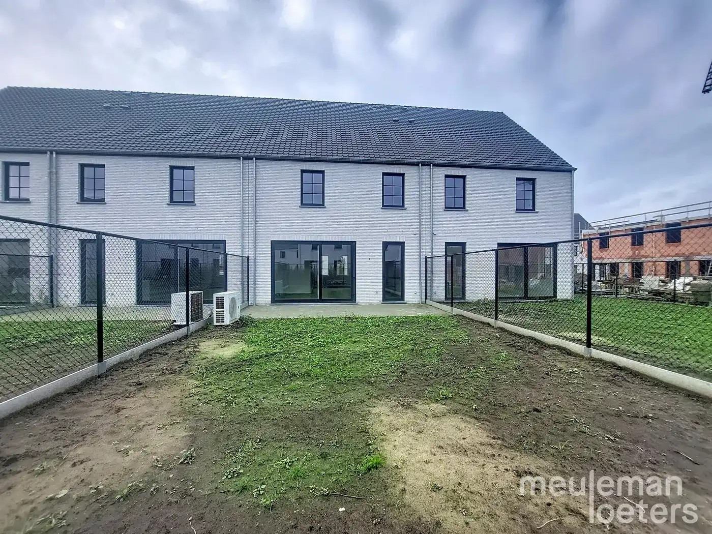Nieuwbouwwoning met 4 slaapkamers foto 7