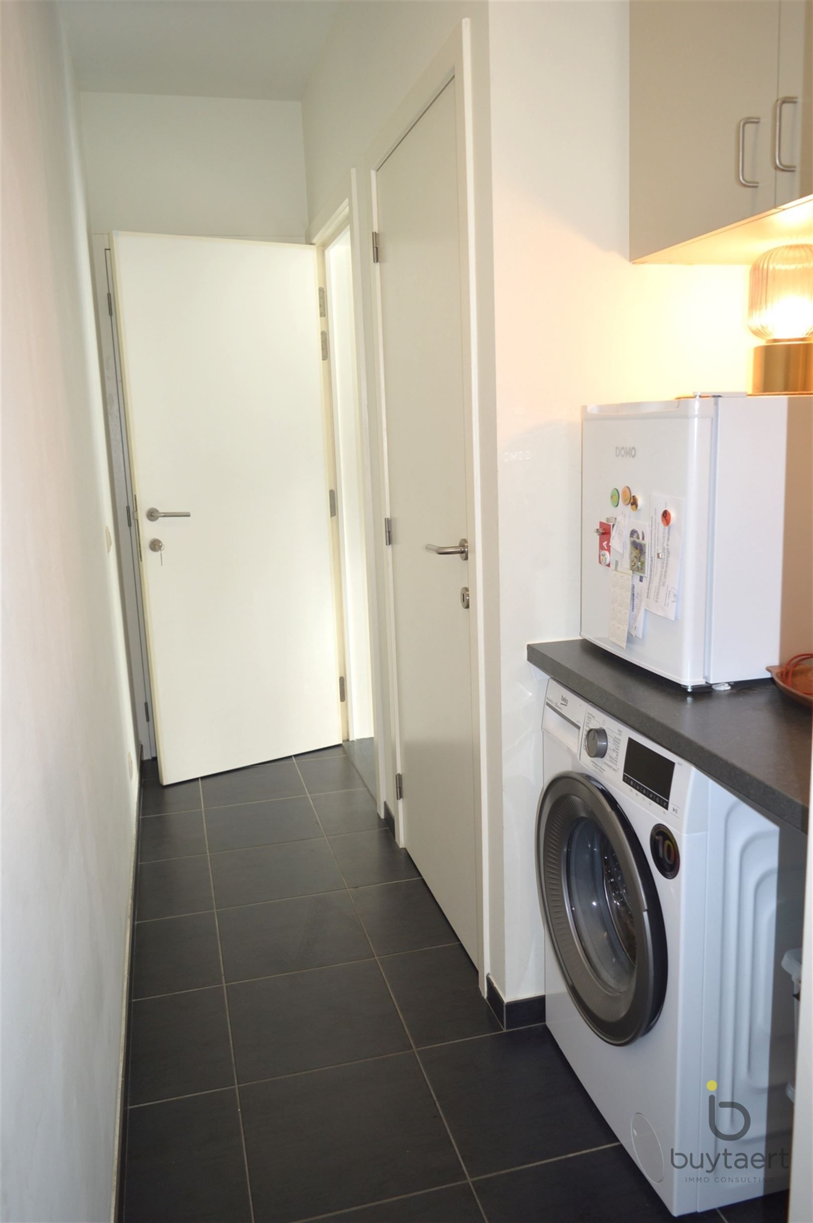 Knus één slaapkamer appartement in een zeer trendy buurt! foto 16