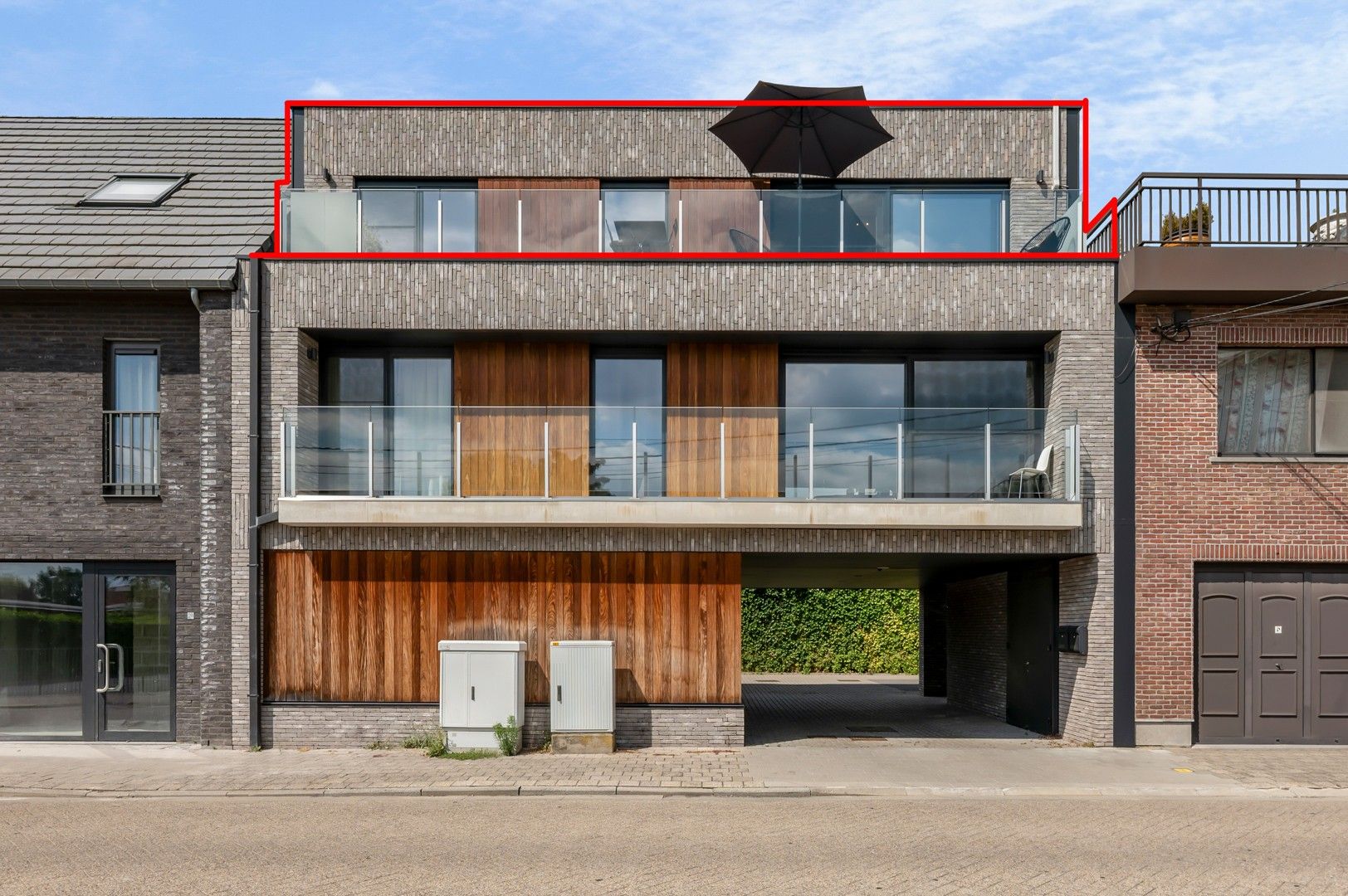 Instapklaar dakappartement met terras in het centrum van Putte foto 23