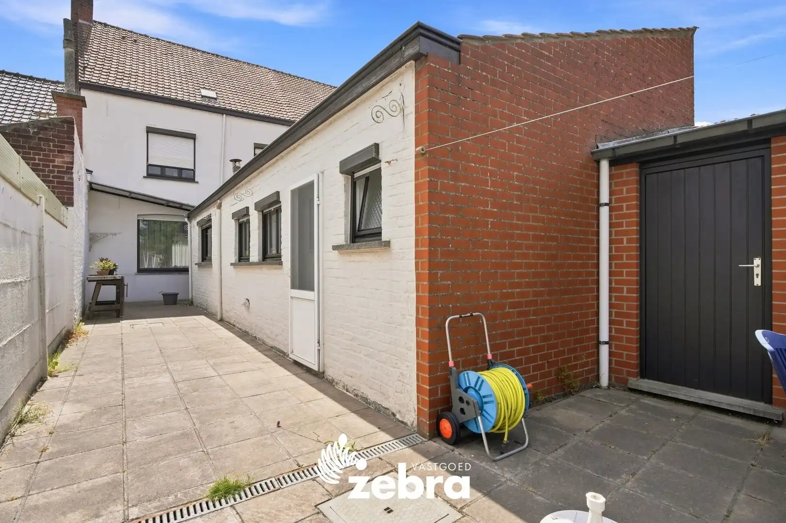 Te renoveren woning met 3 slaapkamers, ruime zolder en tuin in Tielt! foto 16