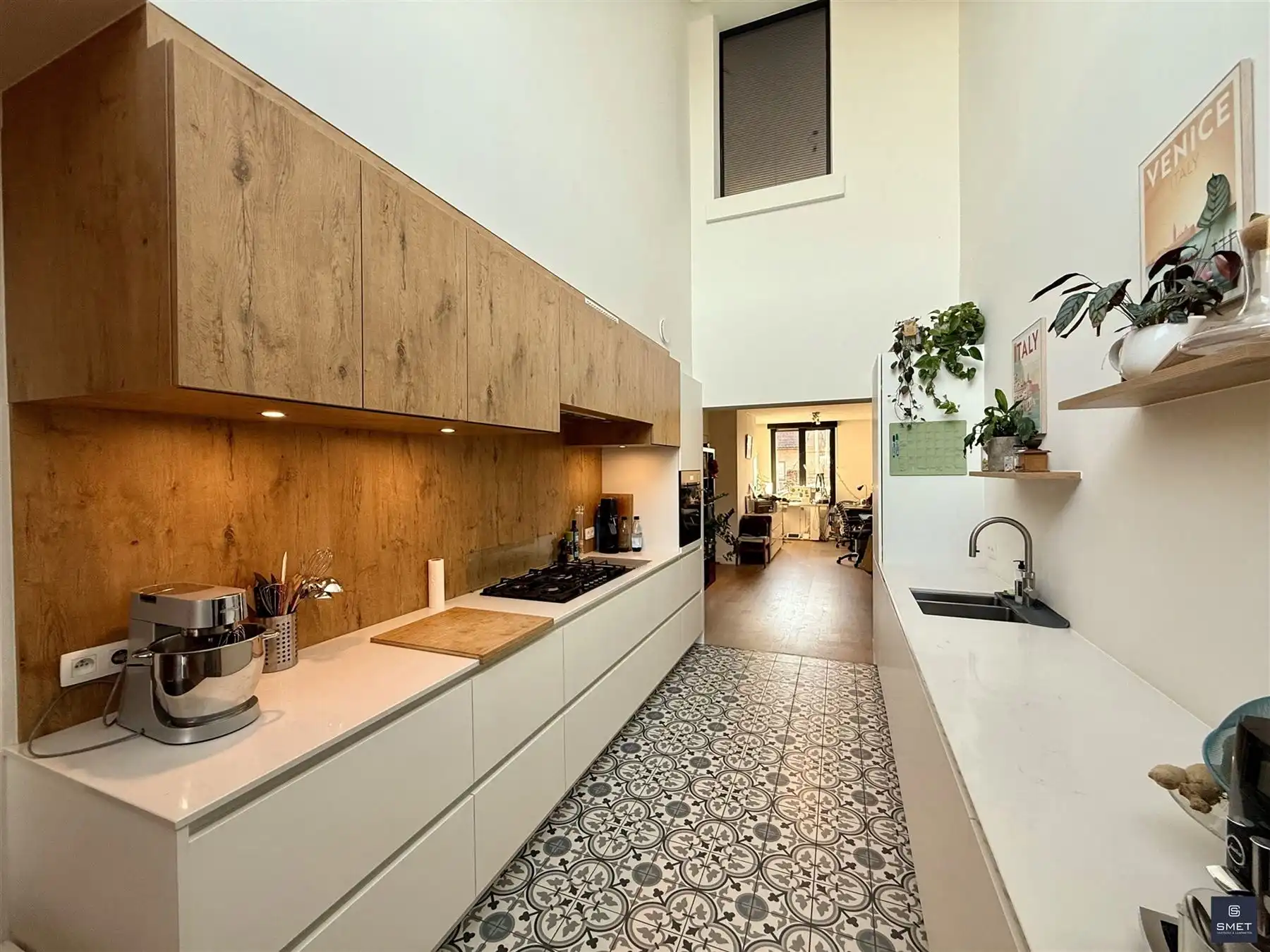 RUIME INSTAPKLARE WONING MET 3 SLPKS EN BUREEL OP PRACHTIG PERCEEL foto 5