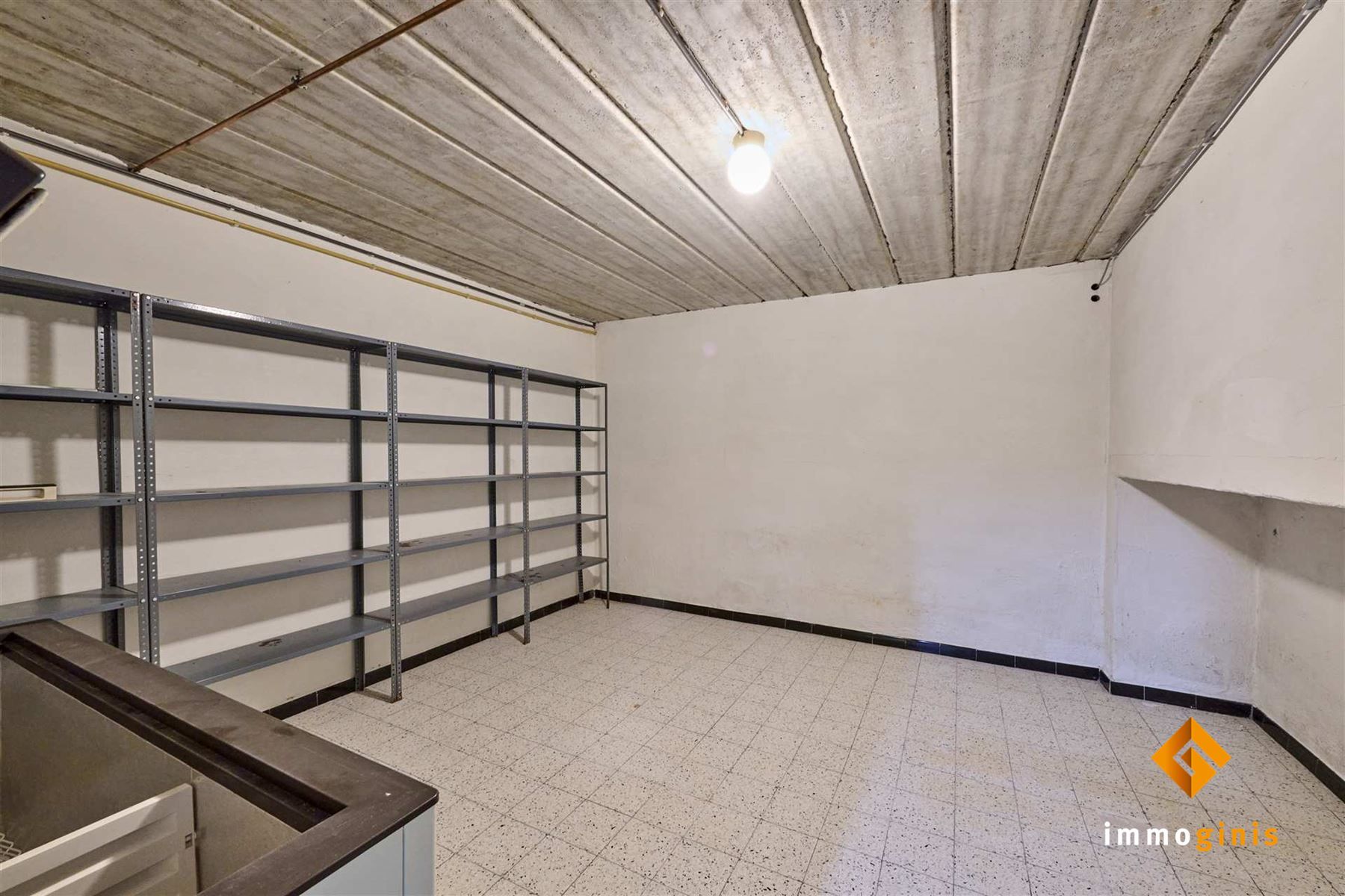 Zéér ruime woning met dubbele inpandige garage op mooi perceel van 7a33ca. foto 21