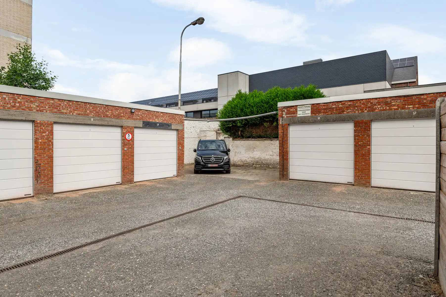 Garageboxen met maximaal laadvermogen in het centrum.  foto 11