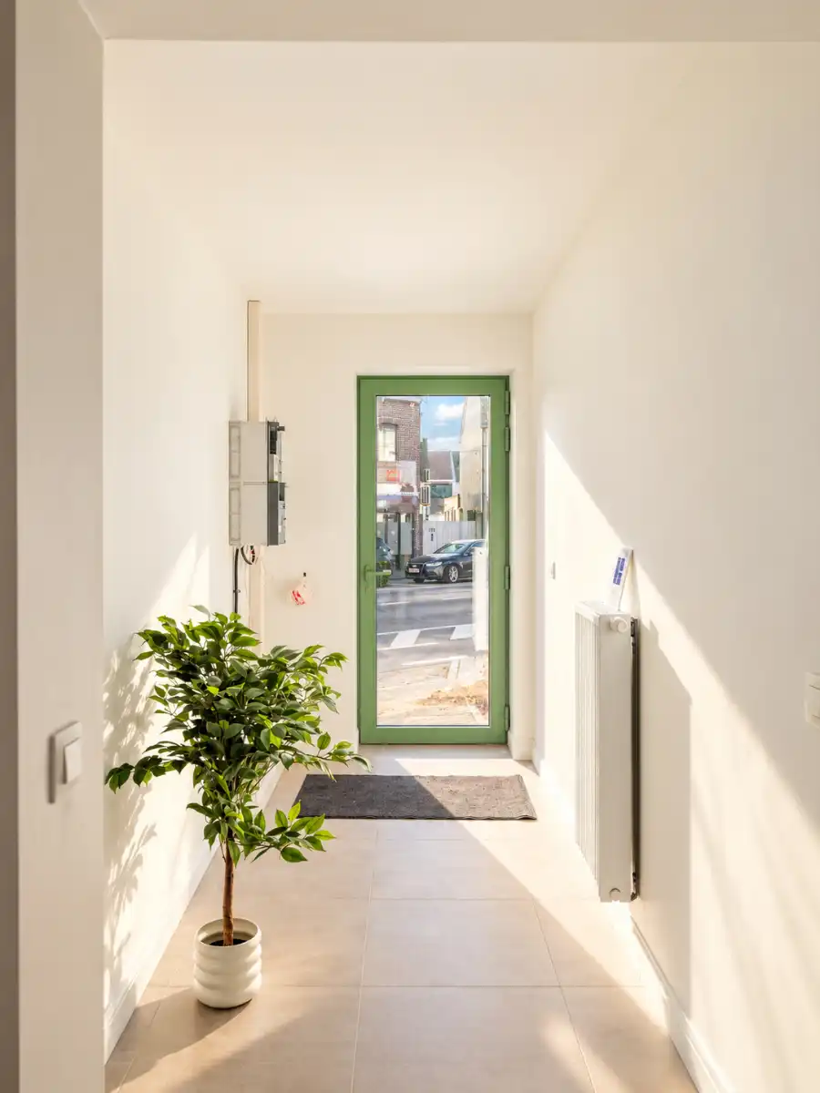 Ruime woning met 4 slpk's en tuin foto 3
