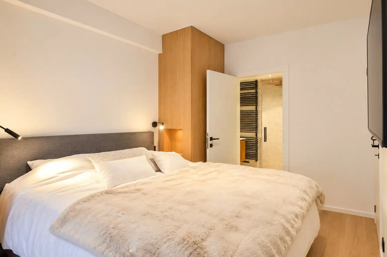 Volledig gerenoveerd appartement met een mooi zeezicht gelegen tussen het Driehoeksplein en Albertplein. foto 12