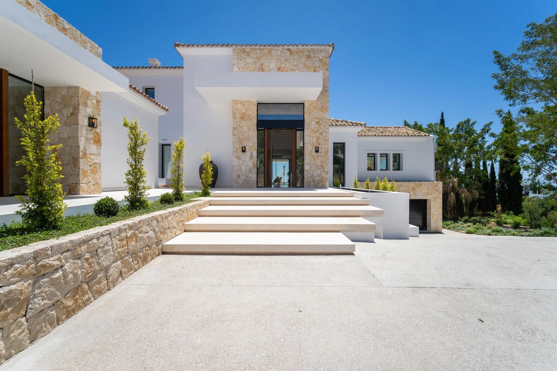 Ongekende luxe in Marbella: exclusieve nieuwbouw villa met panoramisch zicht en 5-sterren faciliteiten foto 31