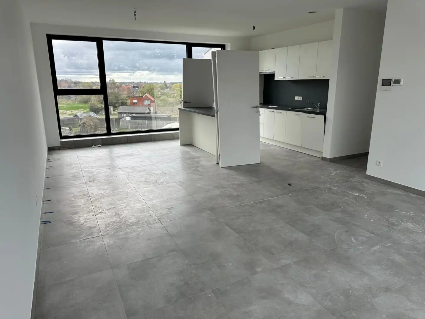 Appartement te huur op 2de verdiep met 2 slaapkamers foto 3