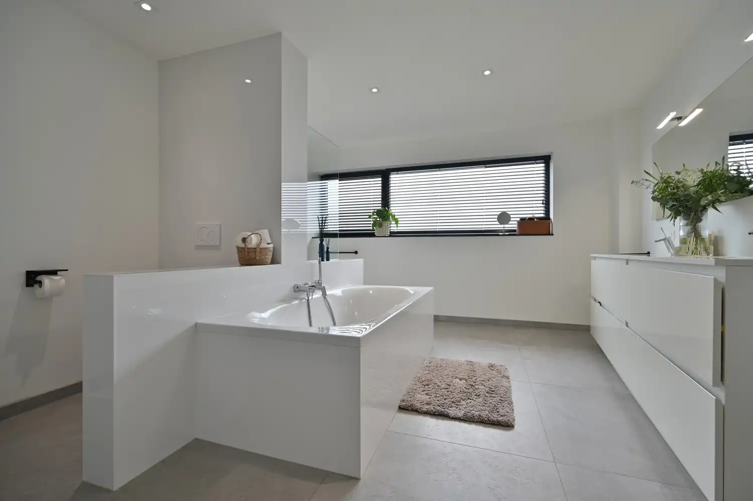 Exclusief wonen in alle rust, op wandelafstand van de Maas, met 3 slaapkamers, zonnig terras en een uitstekende ligging nabij Maastricht foto 12