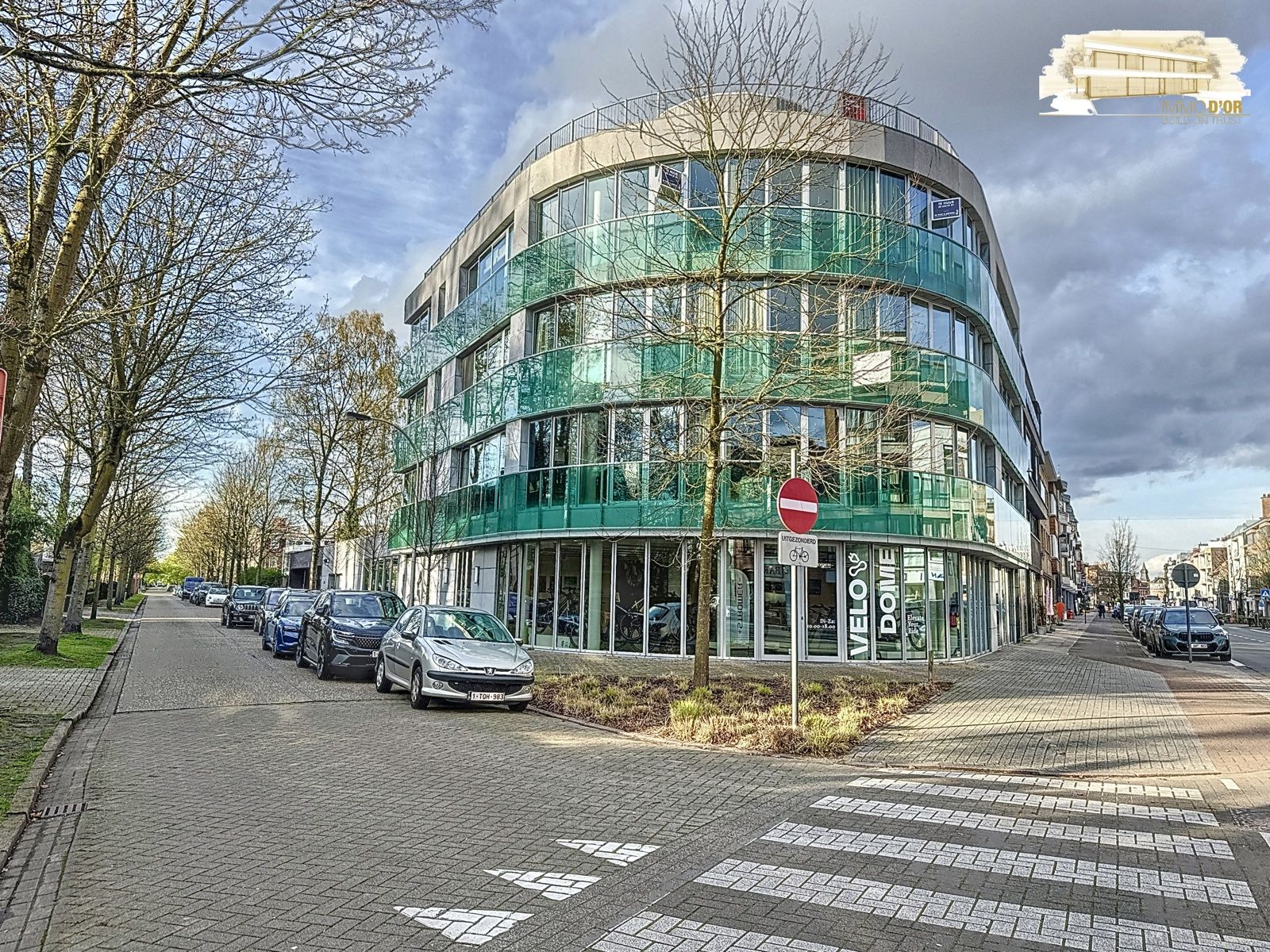 Zeer centraal gelegen ruime handelspand in hartje Brasschaat foto 2