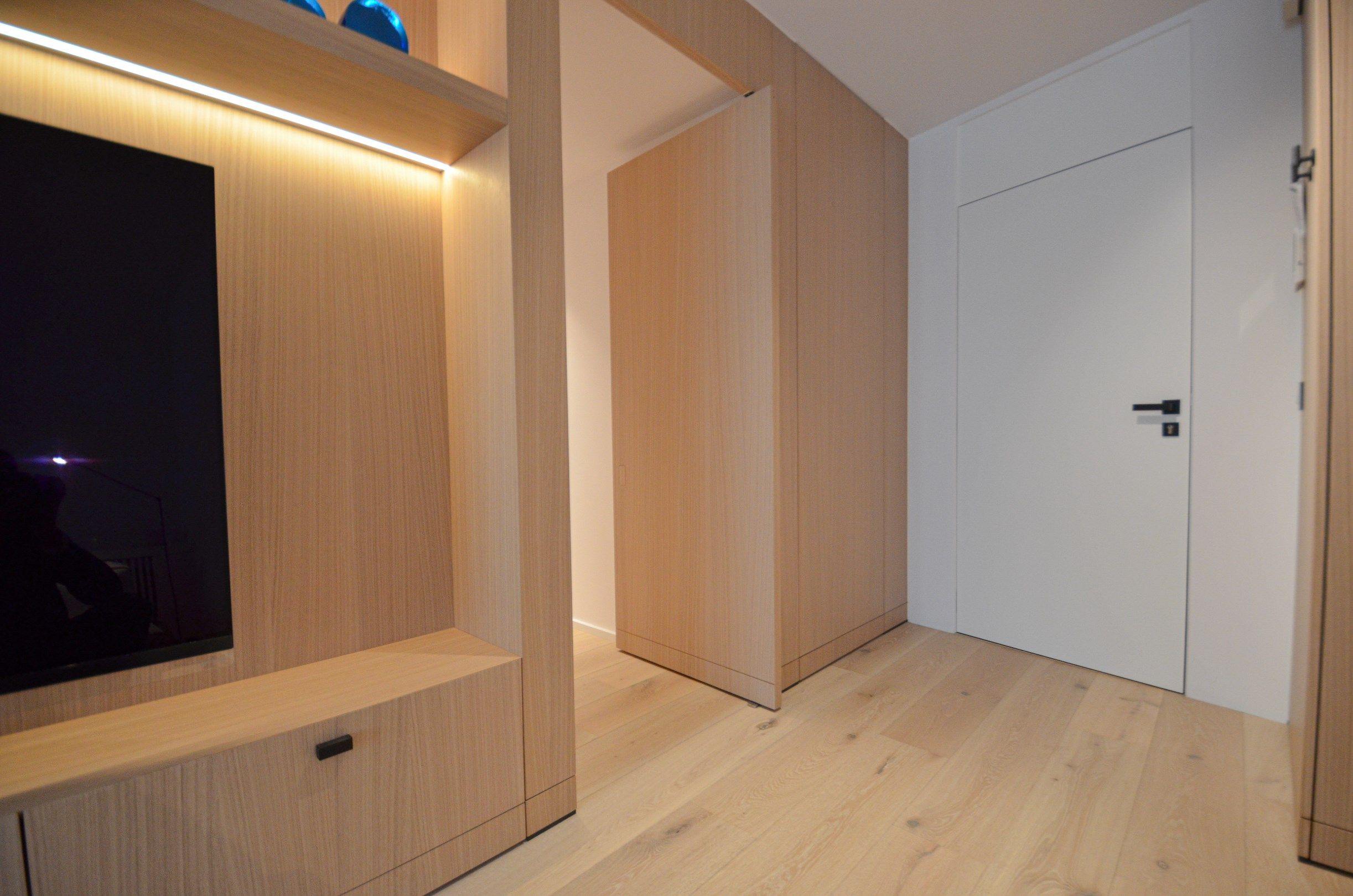 Subliem volledig gerenoveerd appartement met mooi zijdelings zeezicht gelegen in het Zoute. foto 10