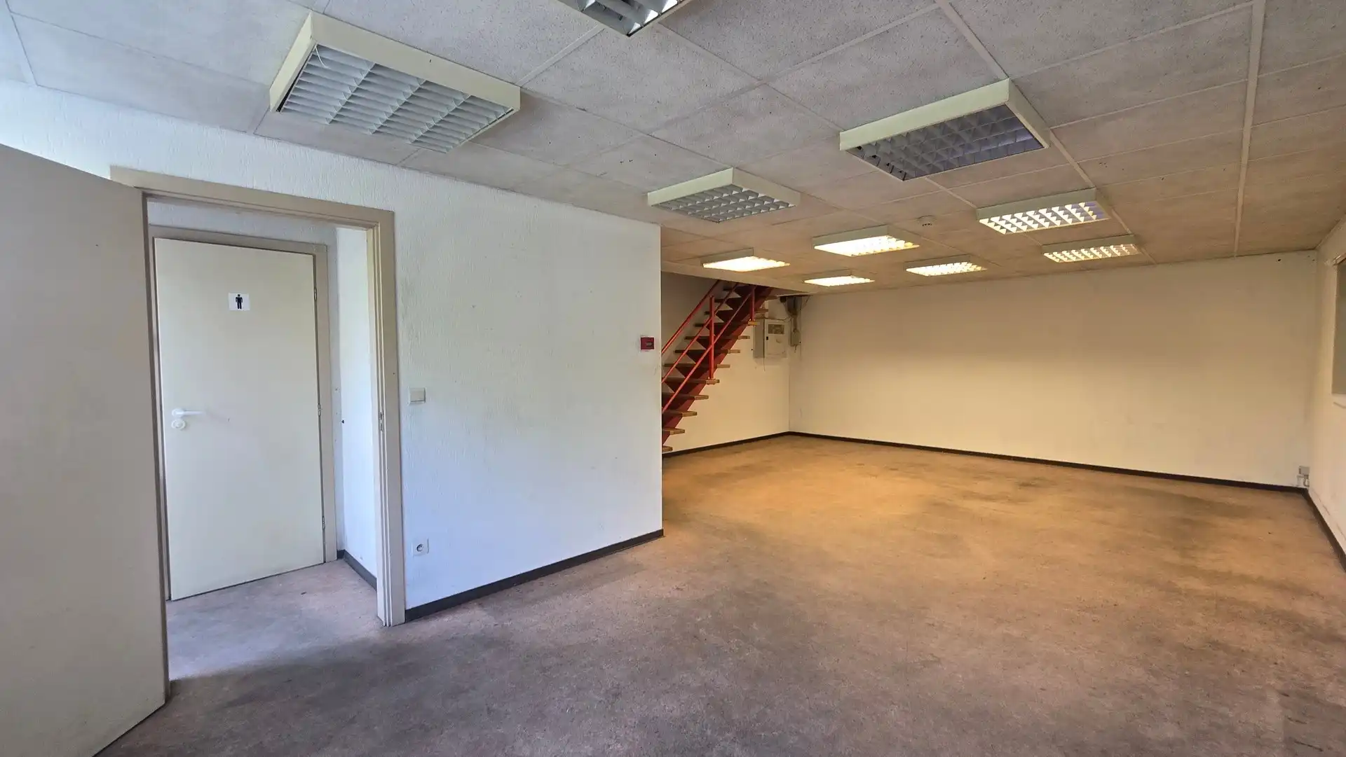 Bedrijfspand met showroom en magazijnen te huur Brusselsesteenweg, Herent foto 24