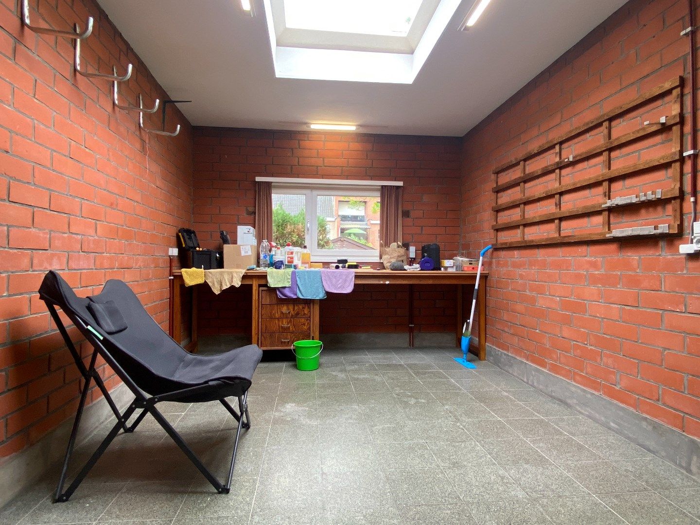 Halfopen woning te huur in het centrum van Kortrijk op een topligging! foto 16