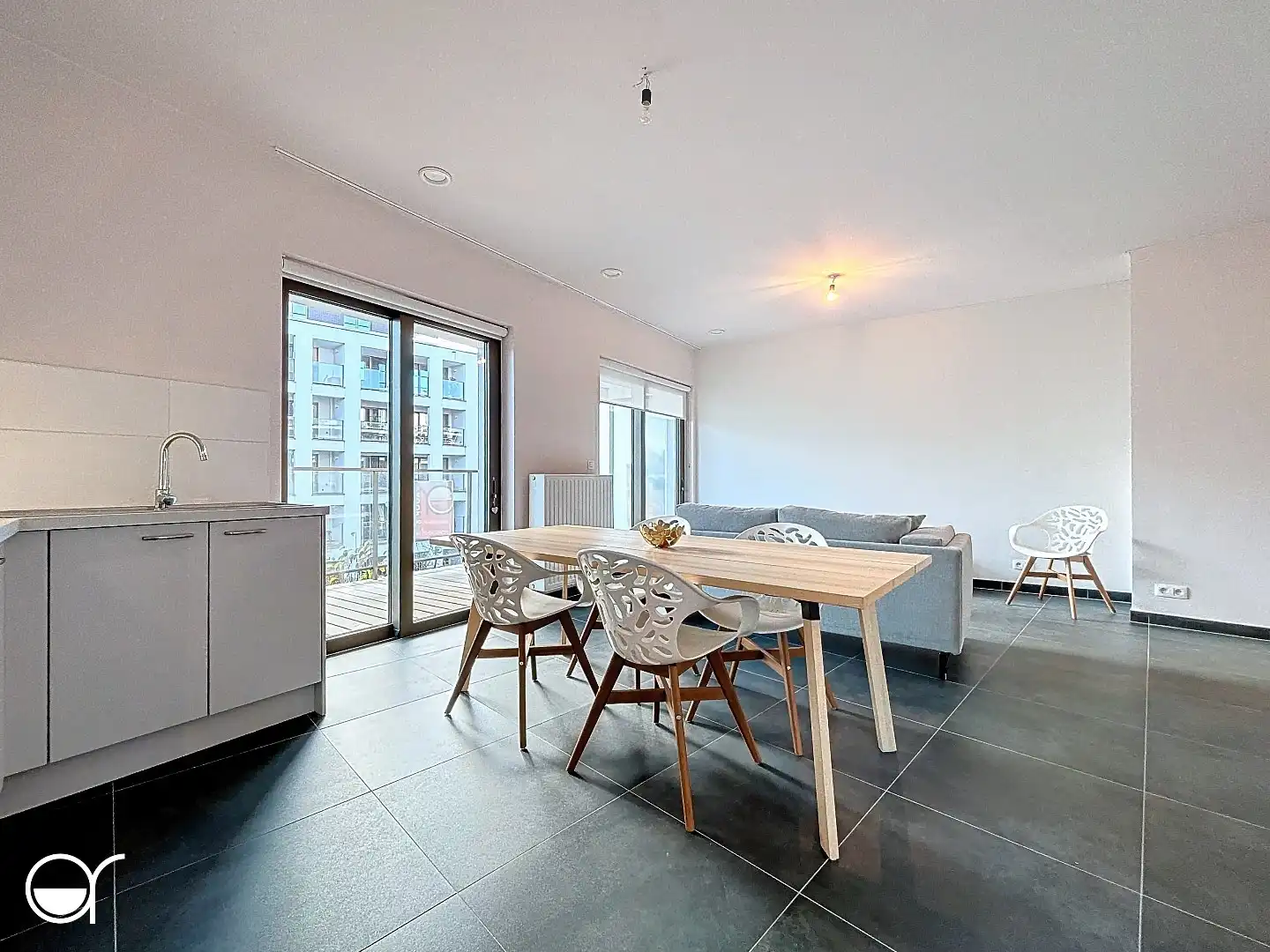 Recente assistentieflat met 2 slaapkamers en mooi zonneterras foto 7