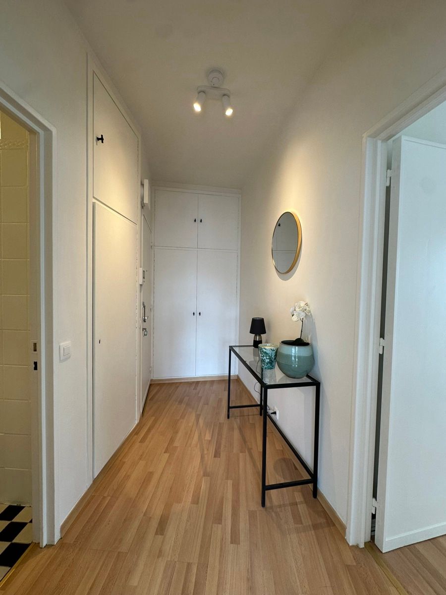 Zonnig 100% instapklaar appartement op centrale locatie! foto 5