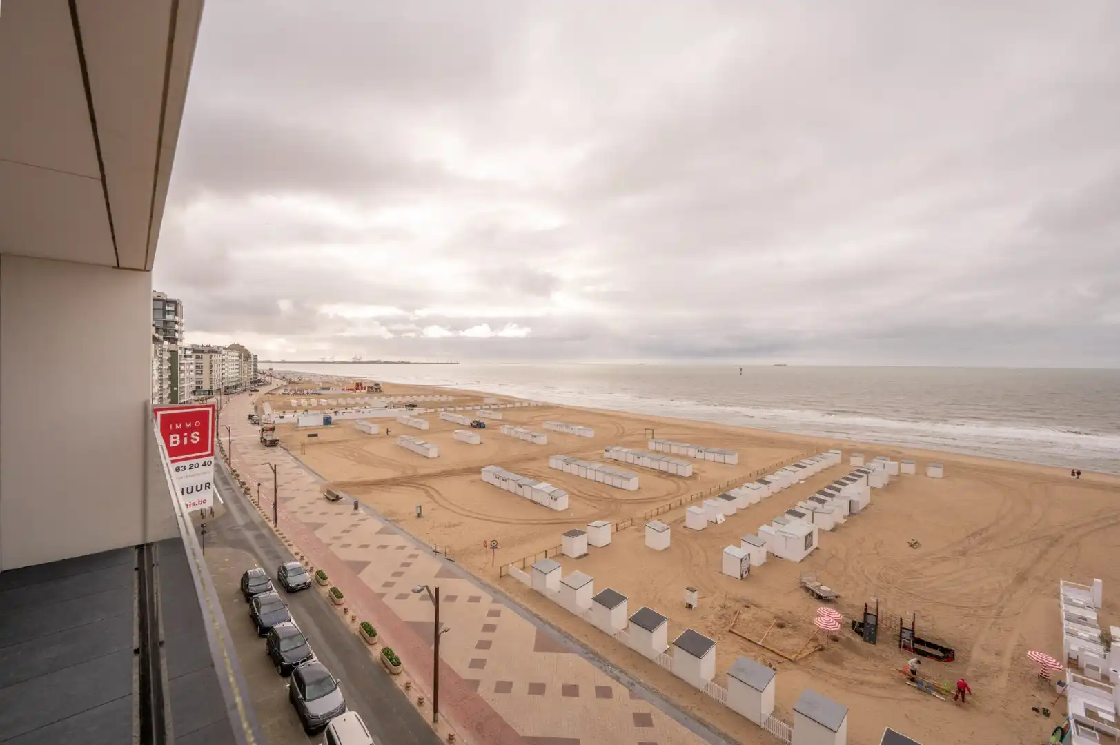 Ongemeubeld appartement, in de gerenommeerde residentie “Globe”, prachtig gelegen op de Zeedijk in het Zoute foto 4
