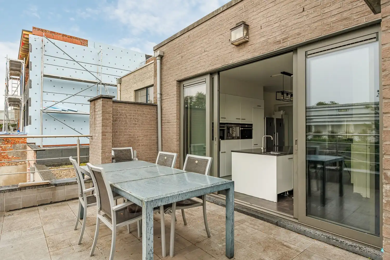 Vergunde tweewoonst met aantrekkelijk investeringspotentieel en mogelijk bruto-rendement van ±5% foto 9