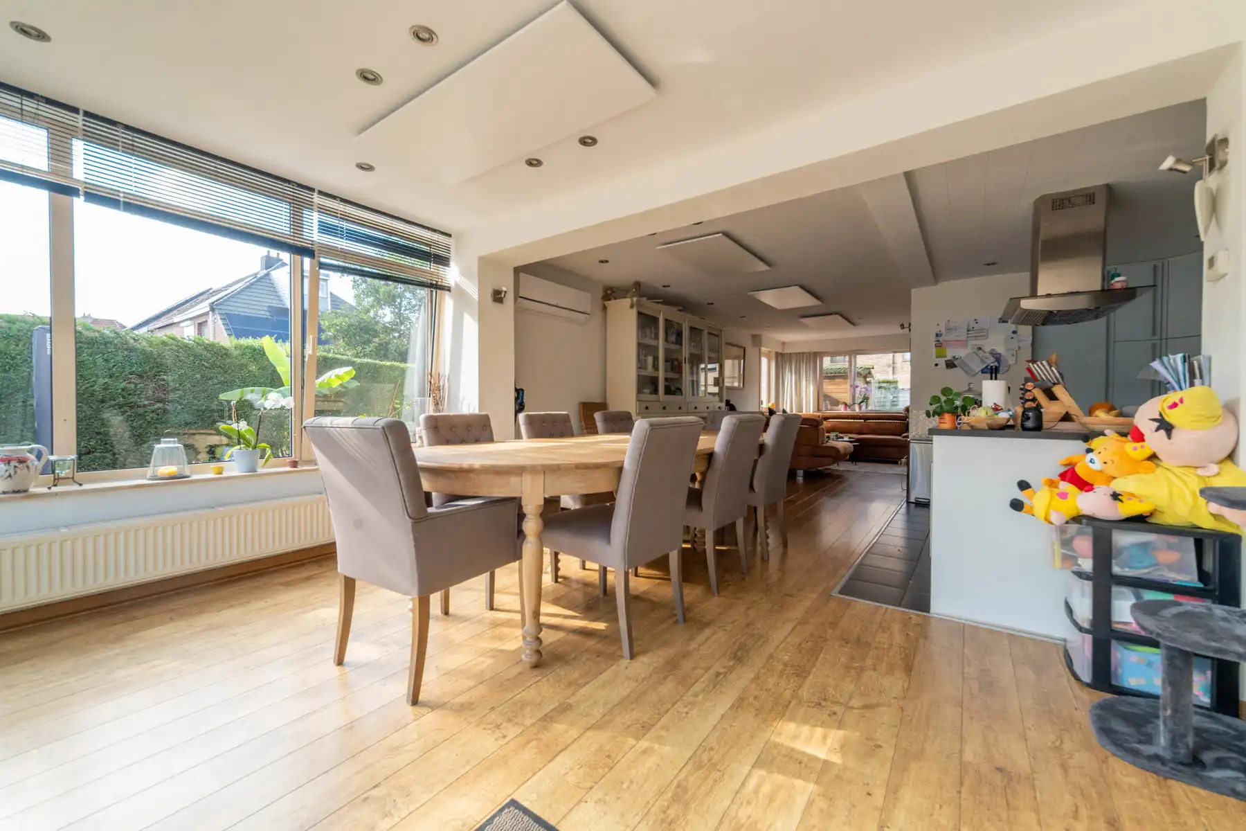 Ruime en lichtrijke halfopen bebouwing te Schelle. foto 4