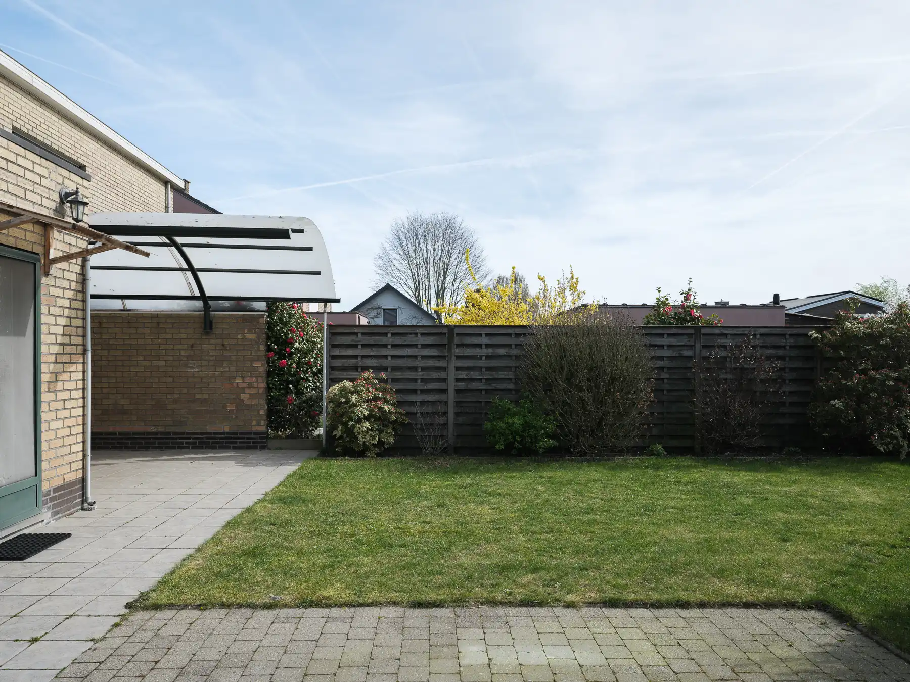 Goed onderhouden woning met tuin in gegeerde woonwijk foto 9