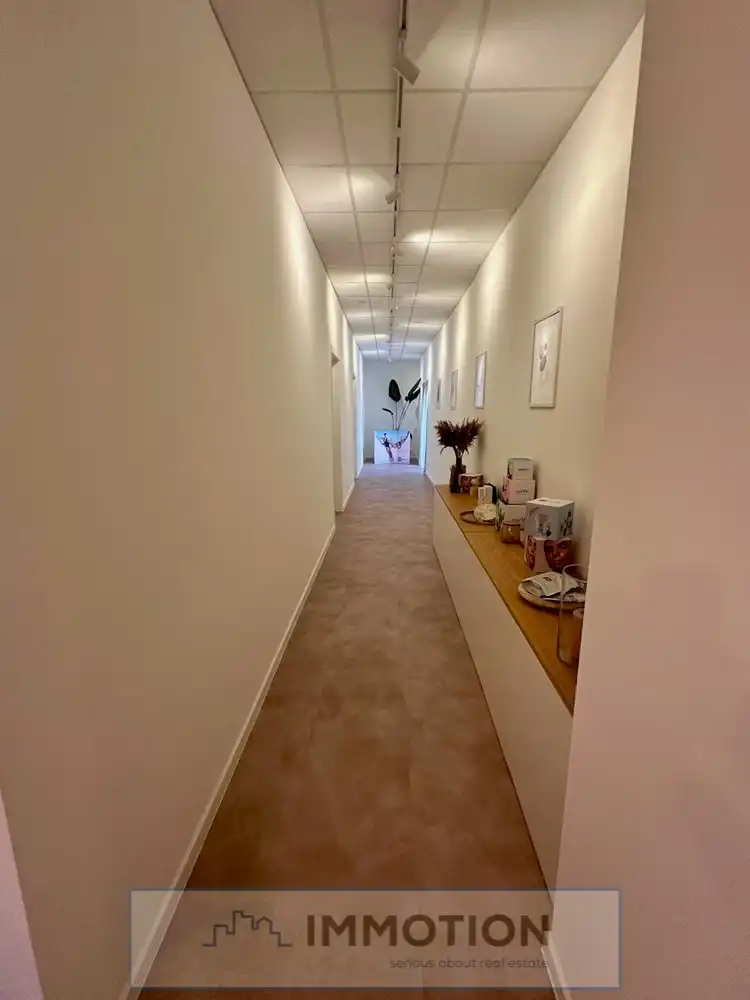 Handelspand te huur op zichtlocatie in Kortrijk! foto 8