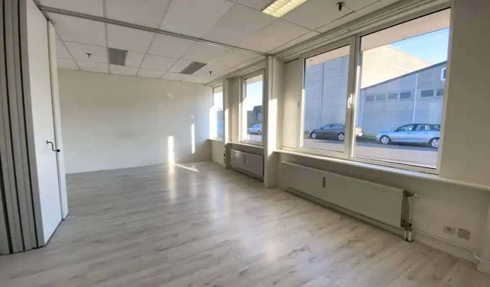 Budgetvriendelijk kantoor te huur bij E40 in Wetteren foto 7