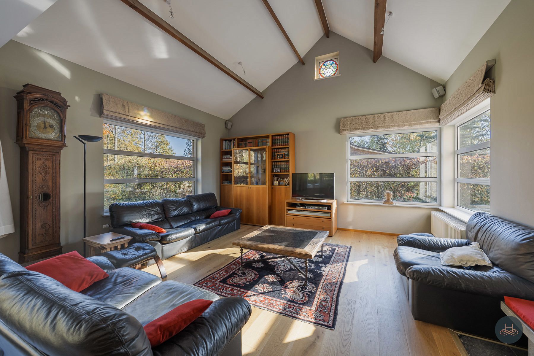 Imposante, zuinige villa in het groen met een open zicht  foto 11