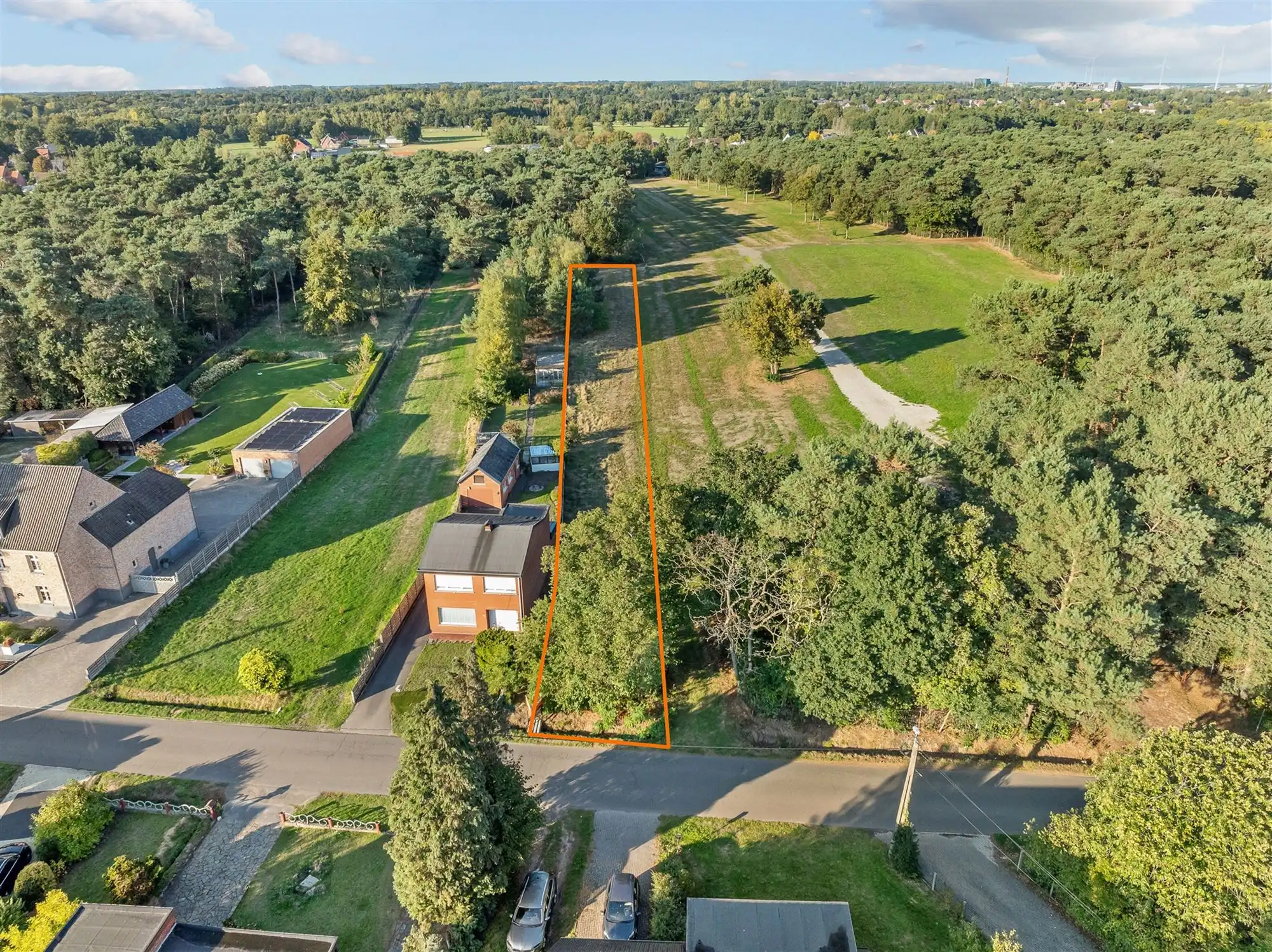 BOUWGROND HOB OP 1384M2 OP UNIEKE LIGGING! foto {{pictureIndex}}