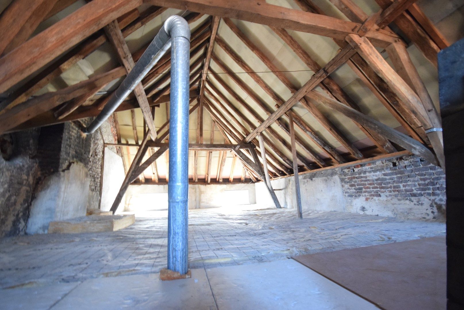 Horecazaak met woonst op een toplocatie in bruisend Lichtervelde  foto 11